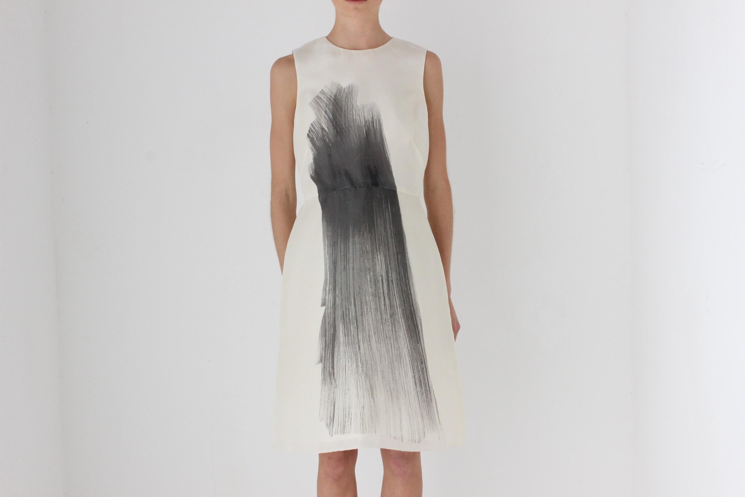 2000s VERA WANG Cream Silk Organza Sheath Dress w/  Abstract Paint Stroke