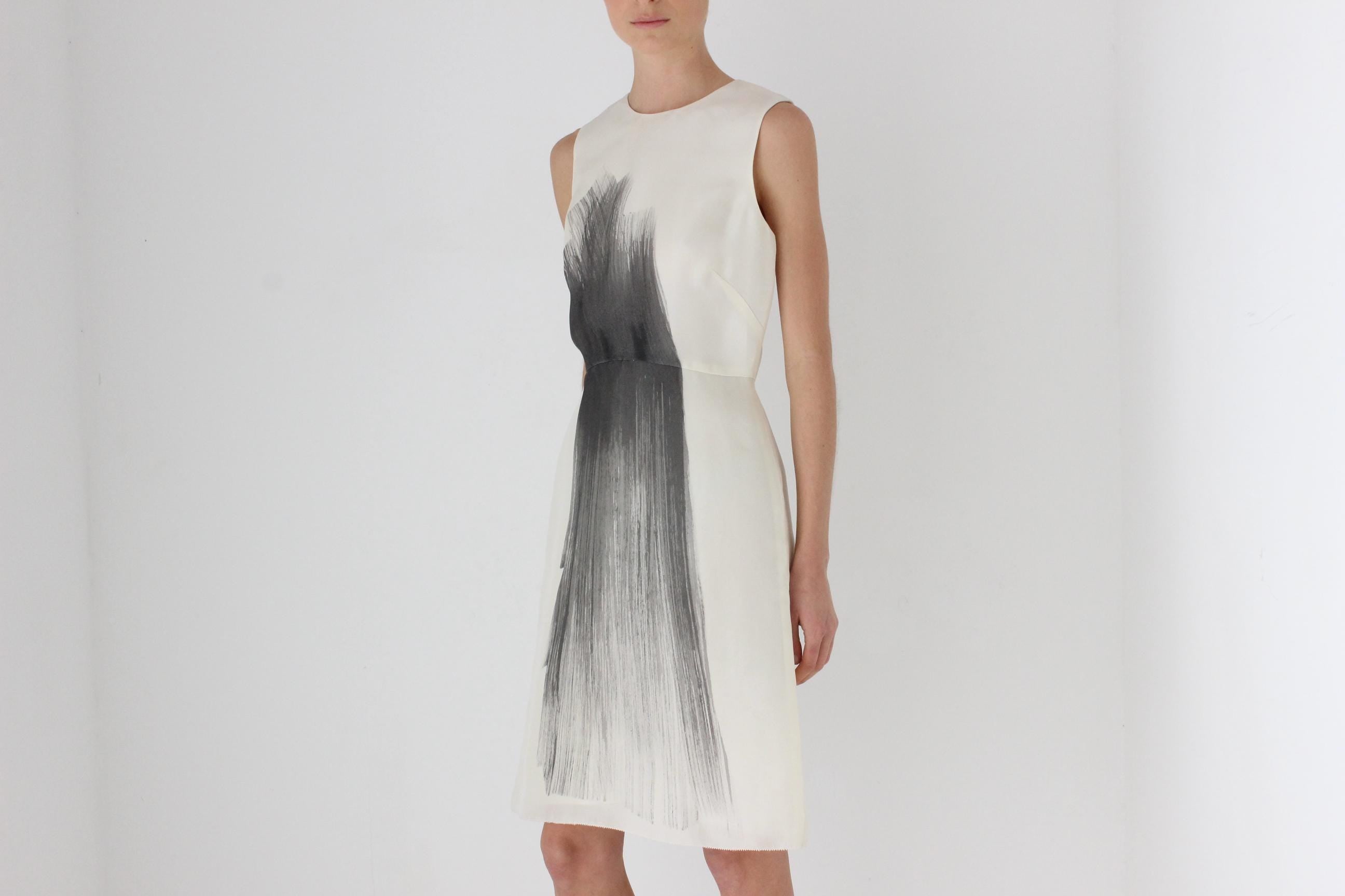 2000s VERA WANG Cream Silk Organza Sheath Dress w/  Abstract Paint Stroke