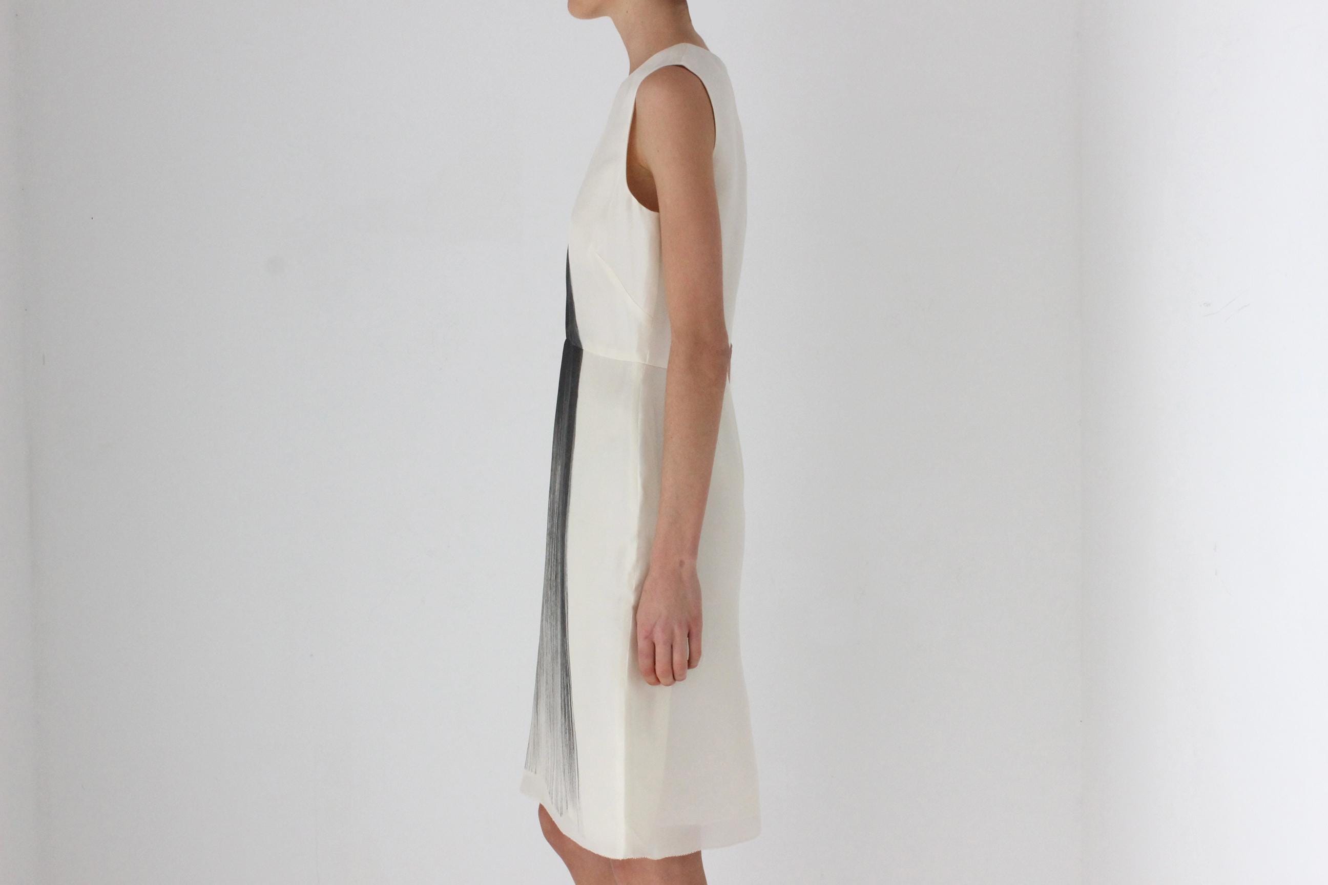 2000s VERA WANG Cream Silk Organza Sheath Dress w/  Abstract Paint Stroke