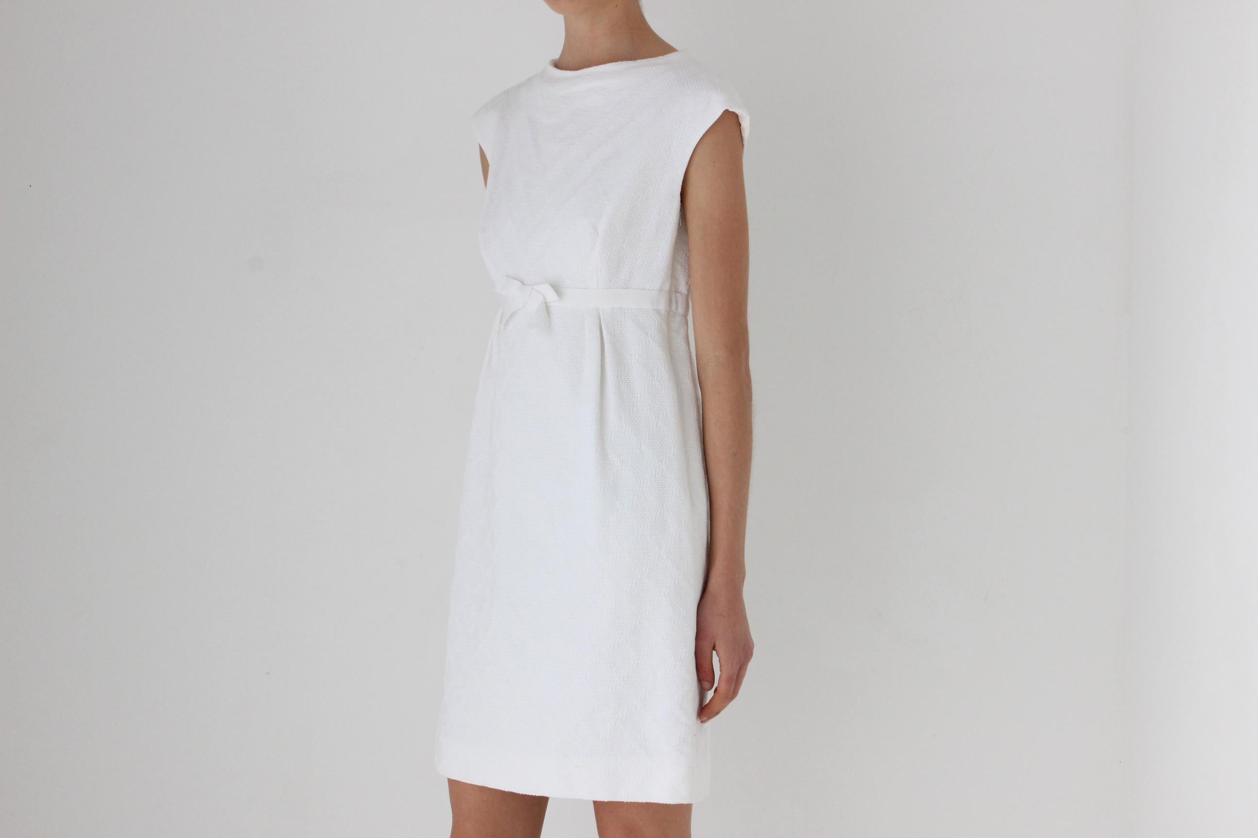 90s Bill Blass Textured Cotton Shift Dress w/ Bow