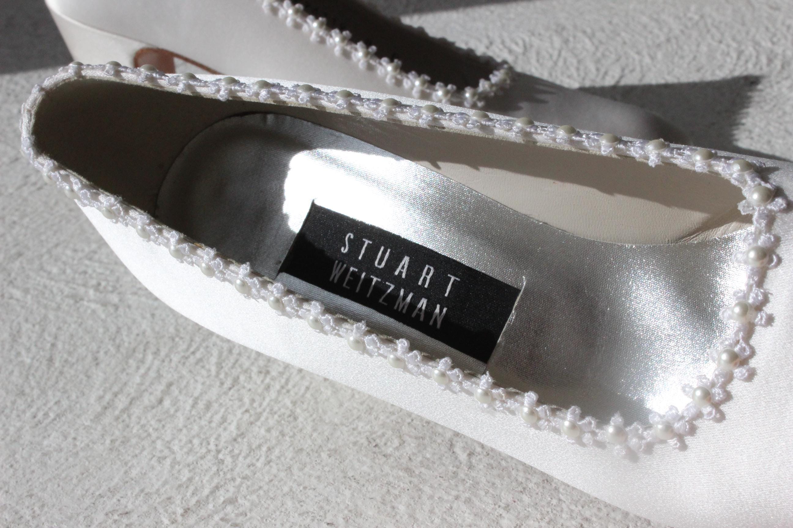 90s Stuart Weitzman White Satin Block Heel Pumps w/ Daisy Trim - Euro 38