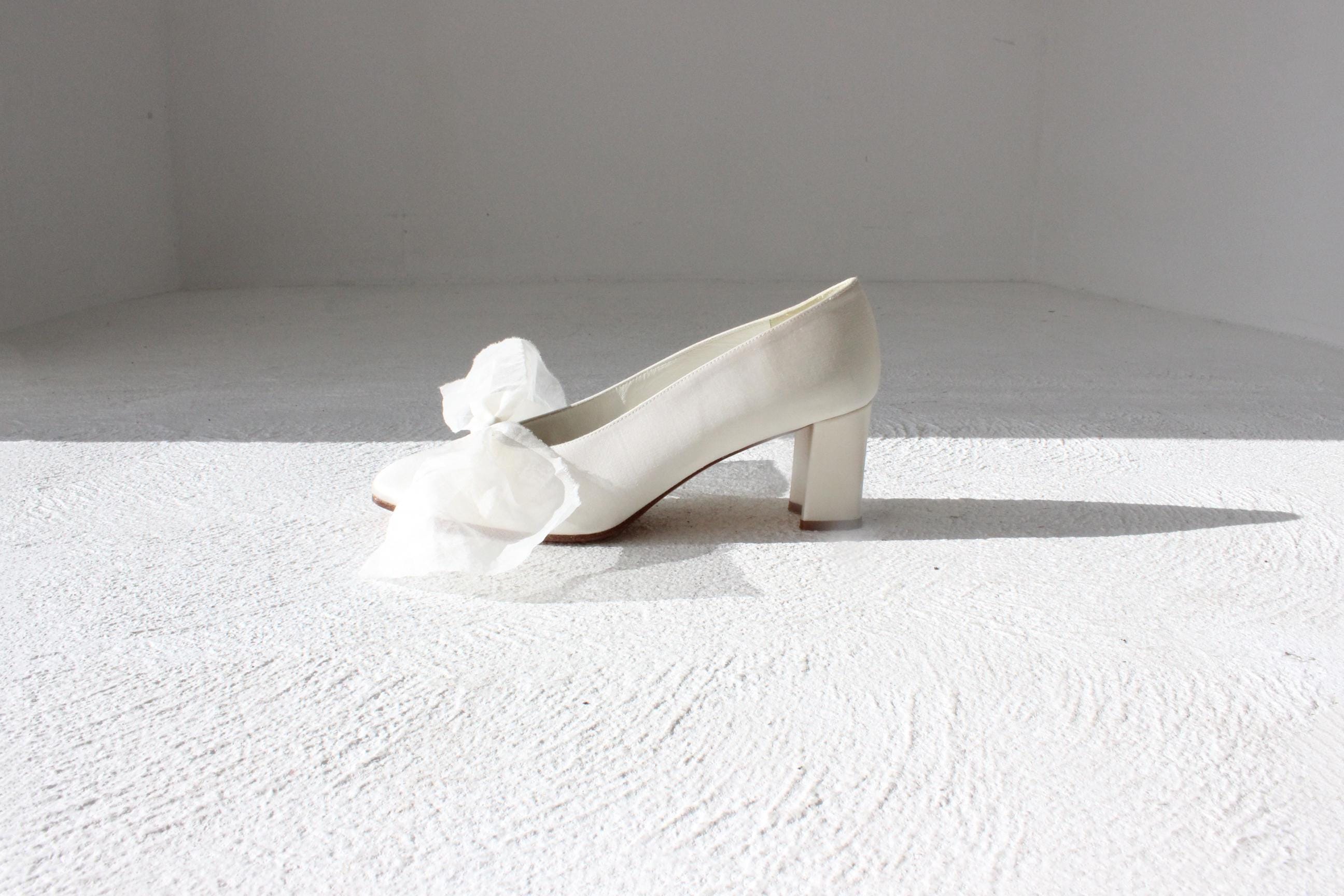 90s Stuart Weitzman Satin Heels w/ Organza Bows - Euro 37.5