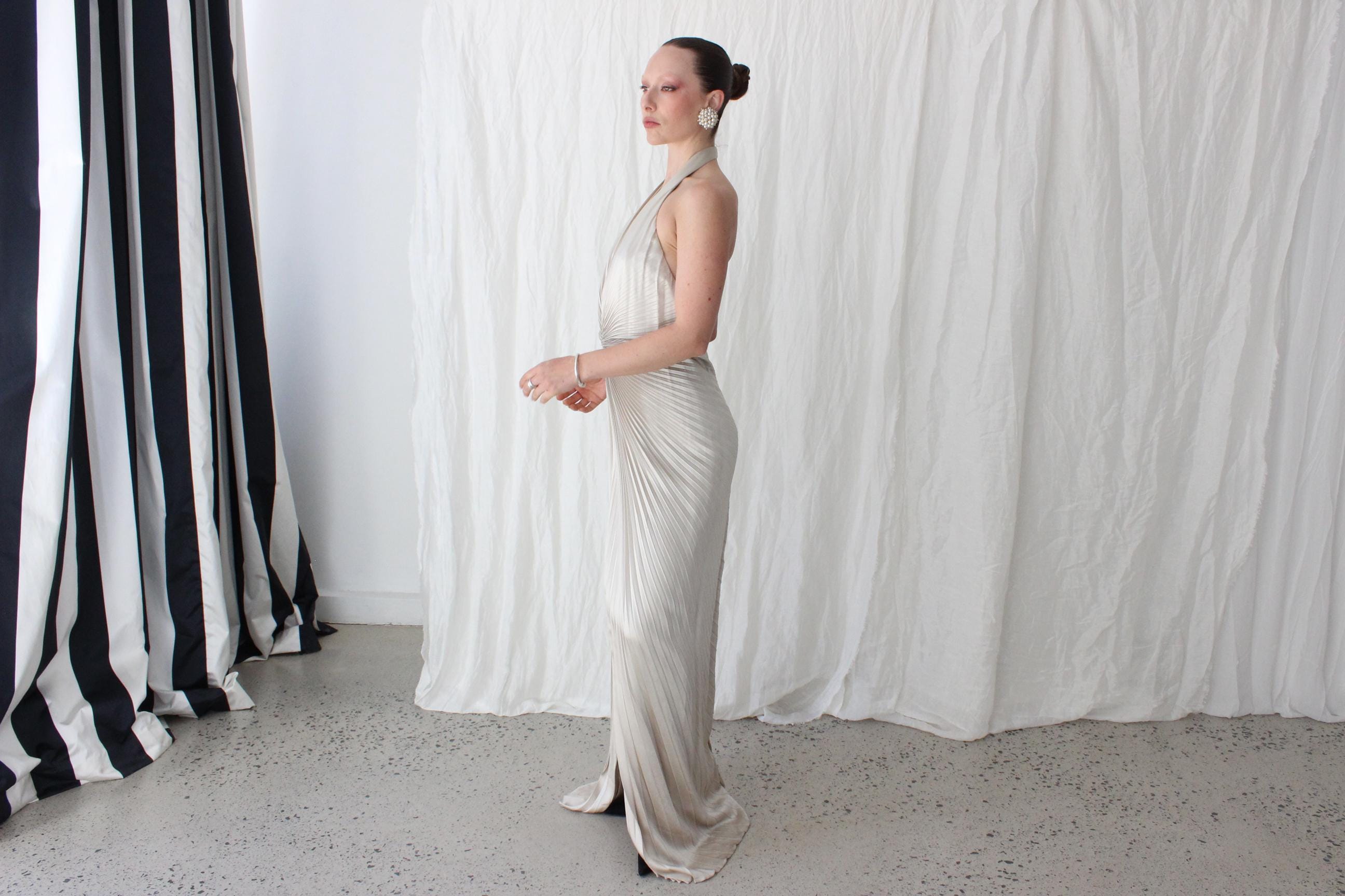 00s Does 70s Oyster Pleated Disco Plunge Halter Gown