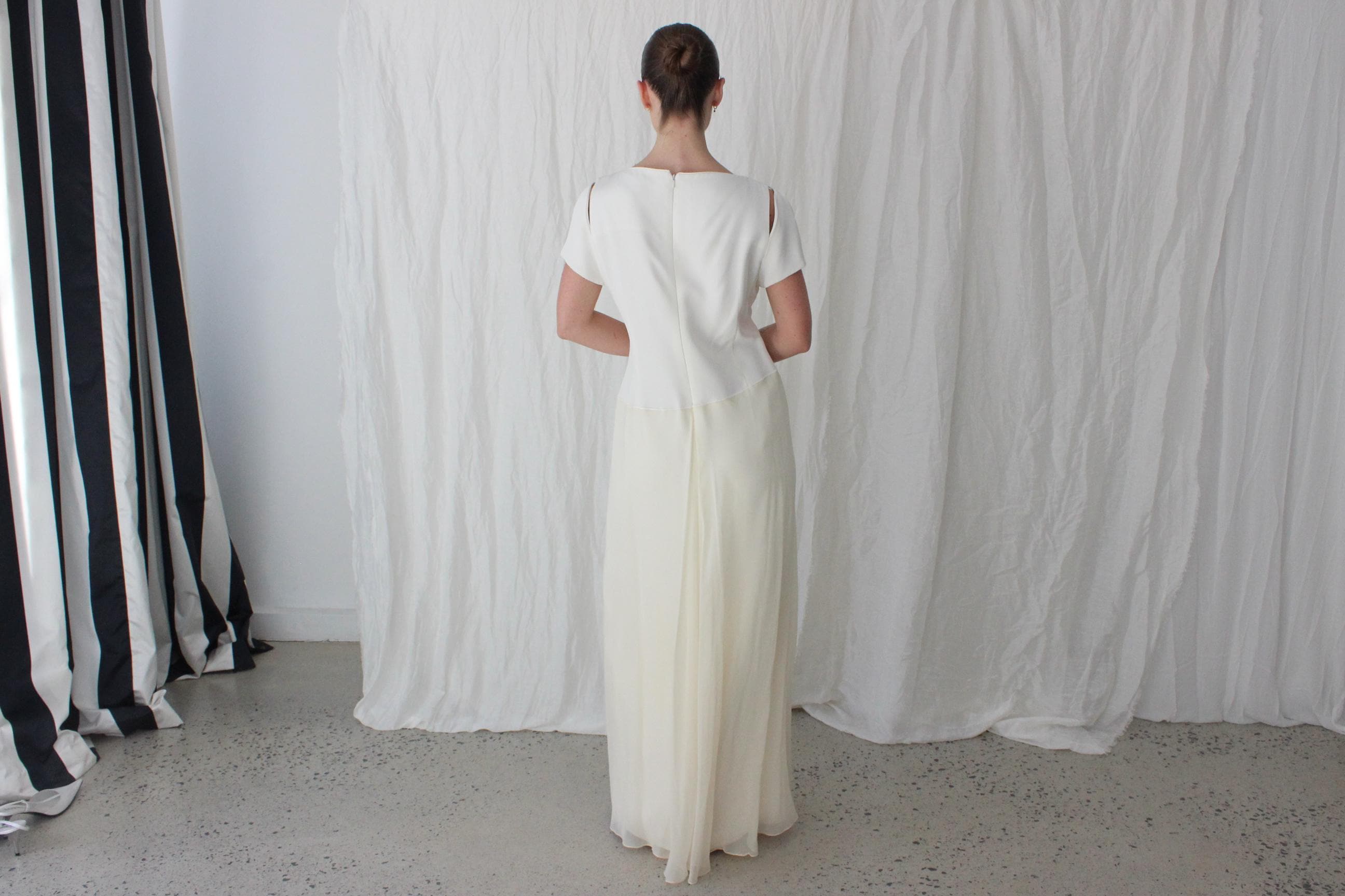 Chic 2000s Amanda Wakeley Crepe & Chiffon Gown
