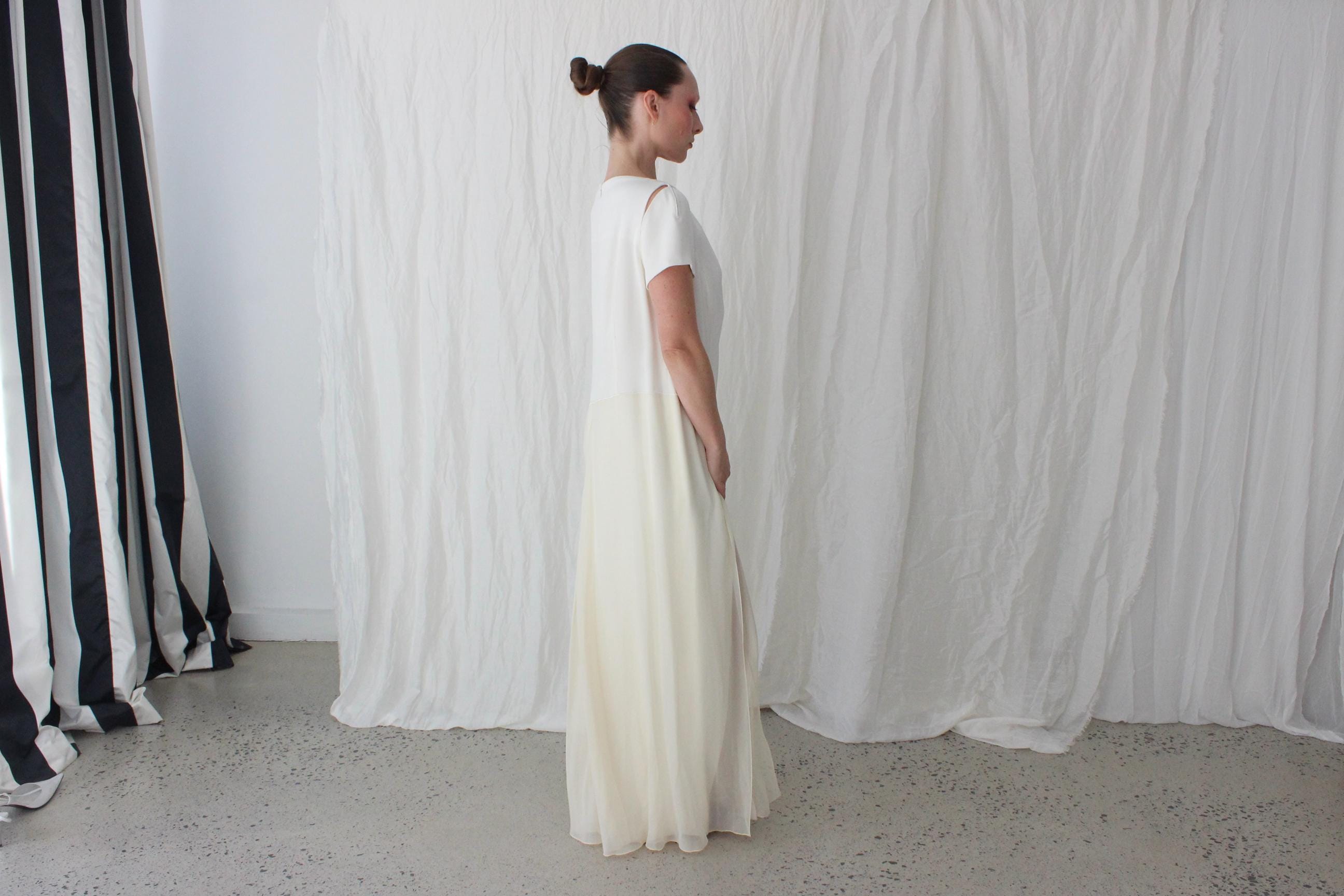 Chic 2000s Amanda Wakeley Crepe & Chiffon Gown