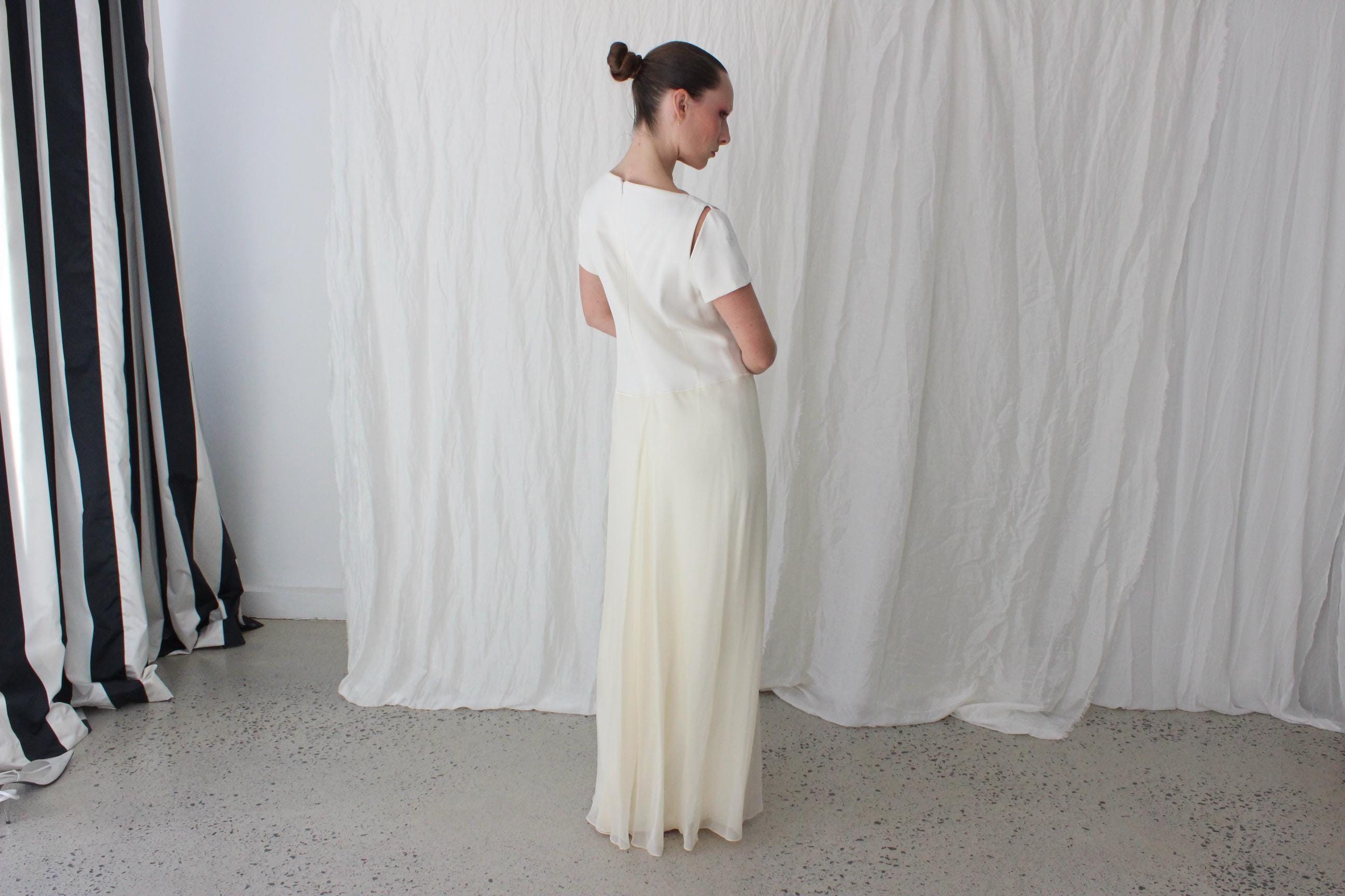 Chic 2000s Amanda Wakeley Crepe & Chiffon Gown