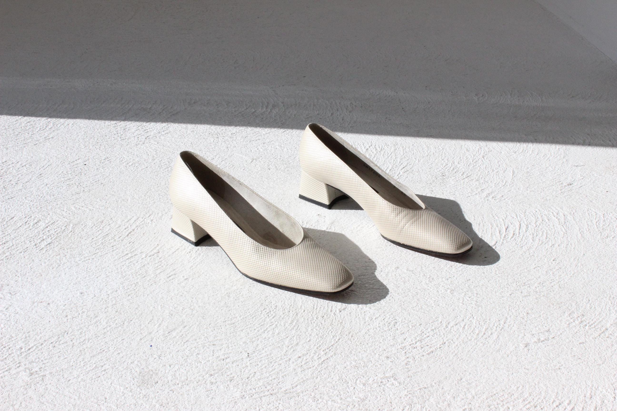 90s Stuart Weitzman Oyster Metallic Leather Heels - Euro 37