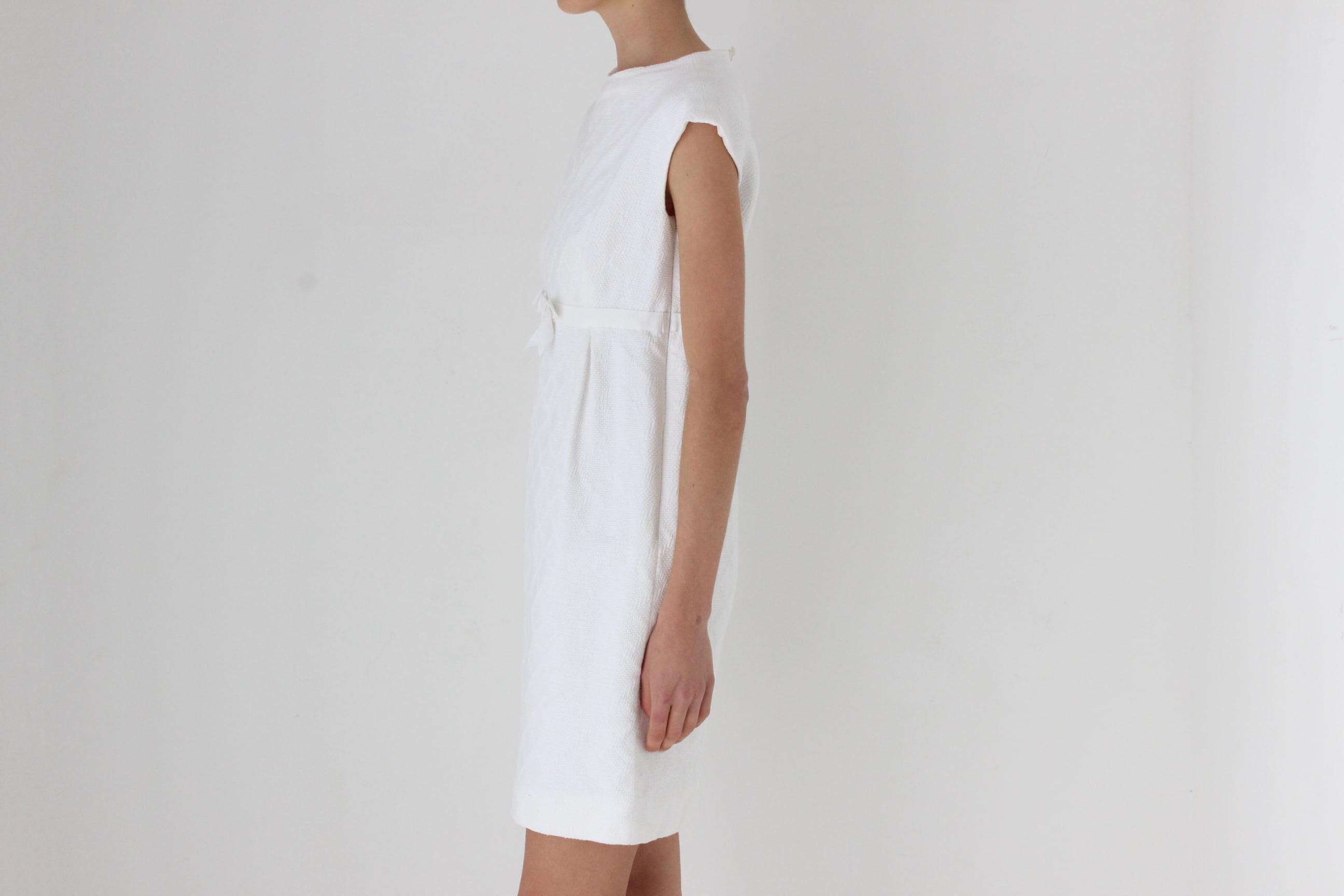 90s Bill Blass Textured Cotton Shift Dress w/ Bow
