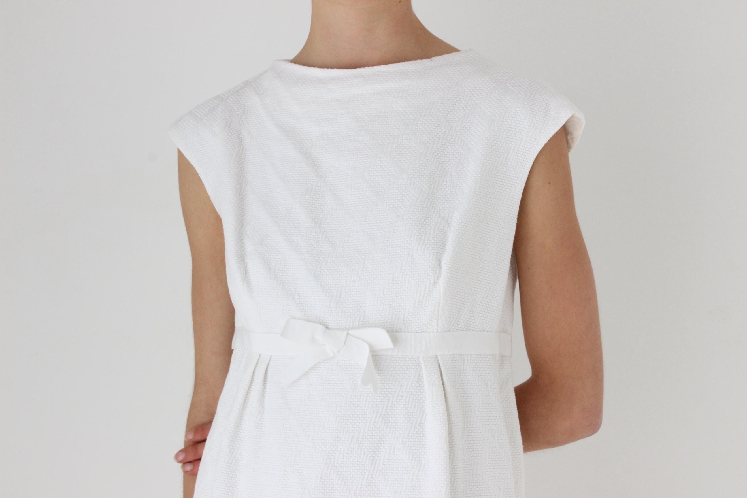 90s Bill Blass Textured Cotton Shift Dress w/ Bow