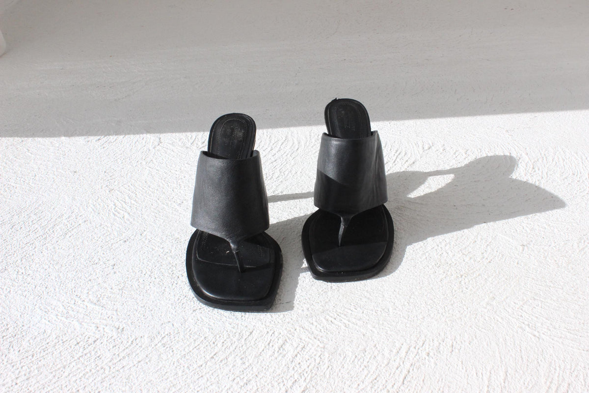 2000s Ellery for Witchery Black Leather Heeled Sandals ~ Euro 40
