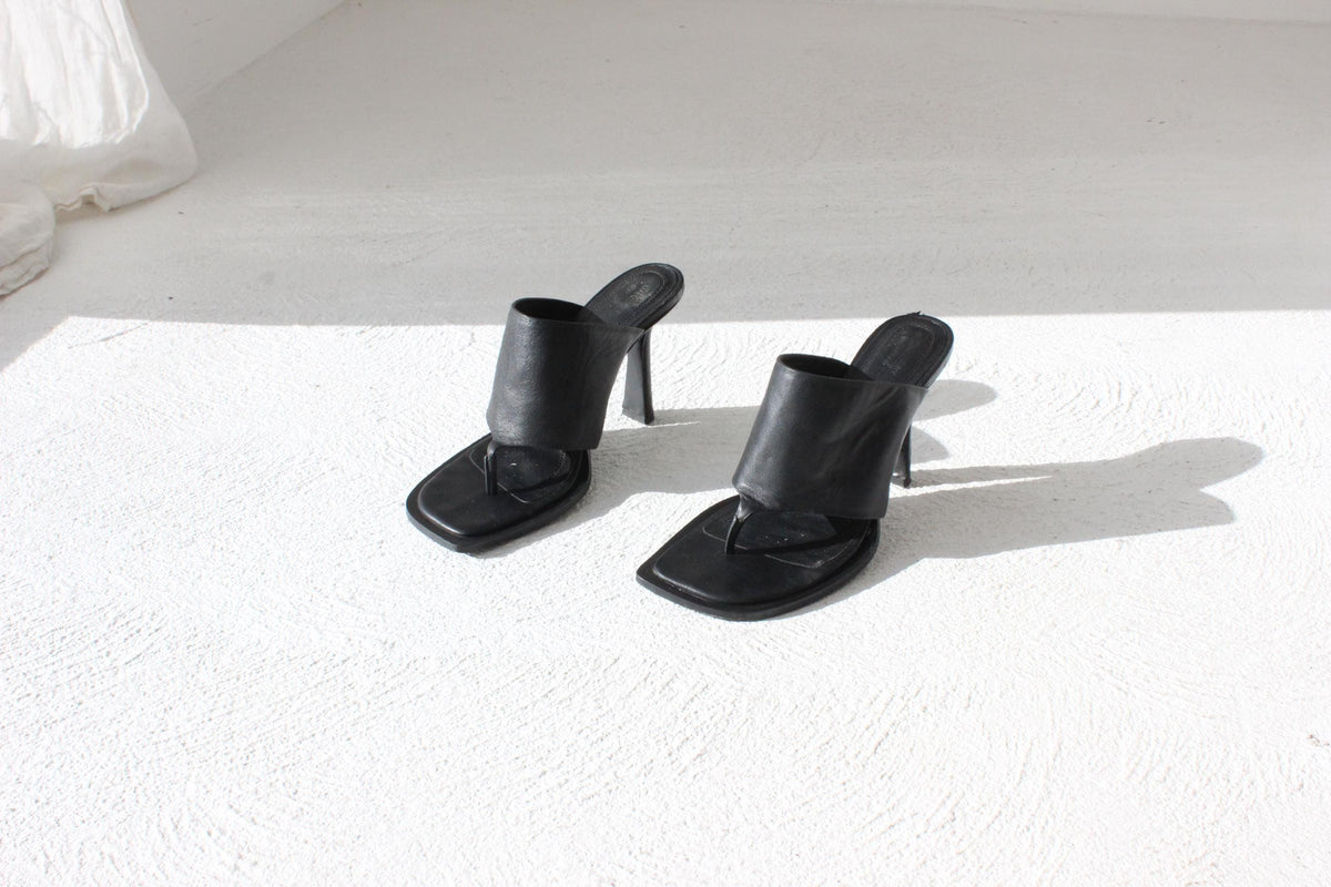 2000s Ellery for Witchery Black Leather Heeled Sandals ~ Euro 40