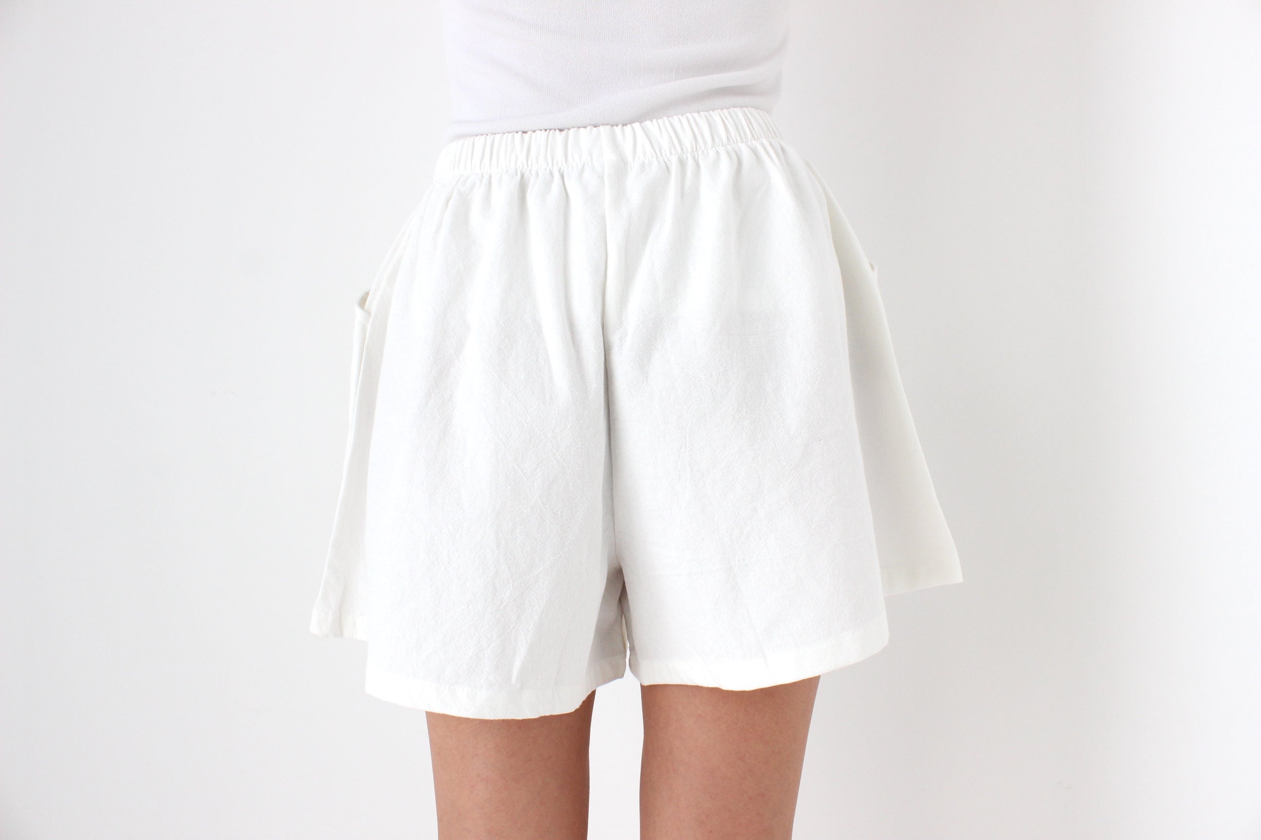 The Famous Shorts - Cotton / Linen Blend Stretch Waist Flared Leg Shorts in White