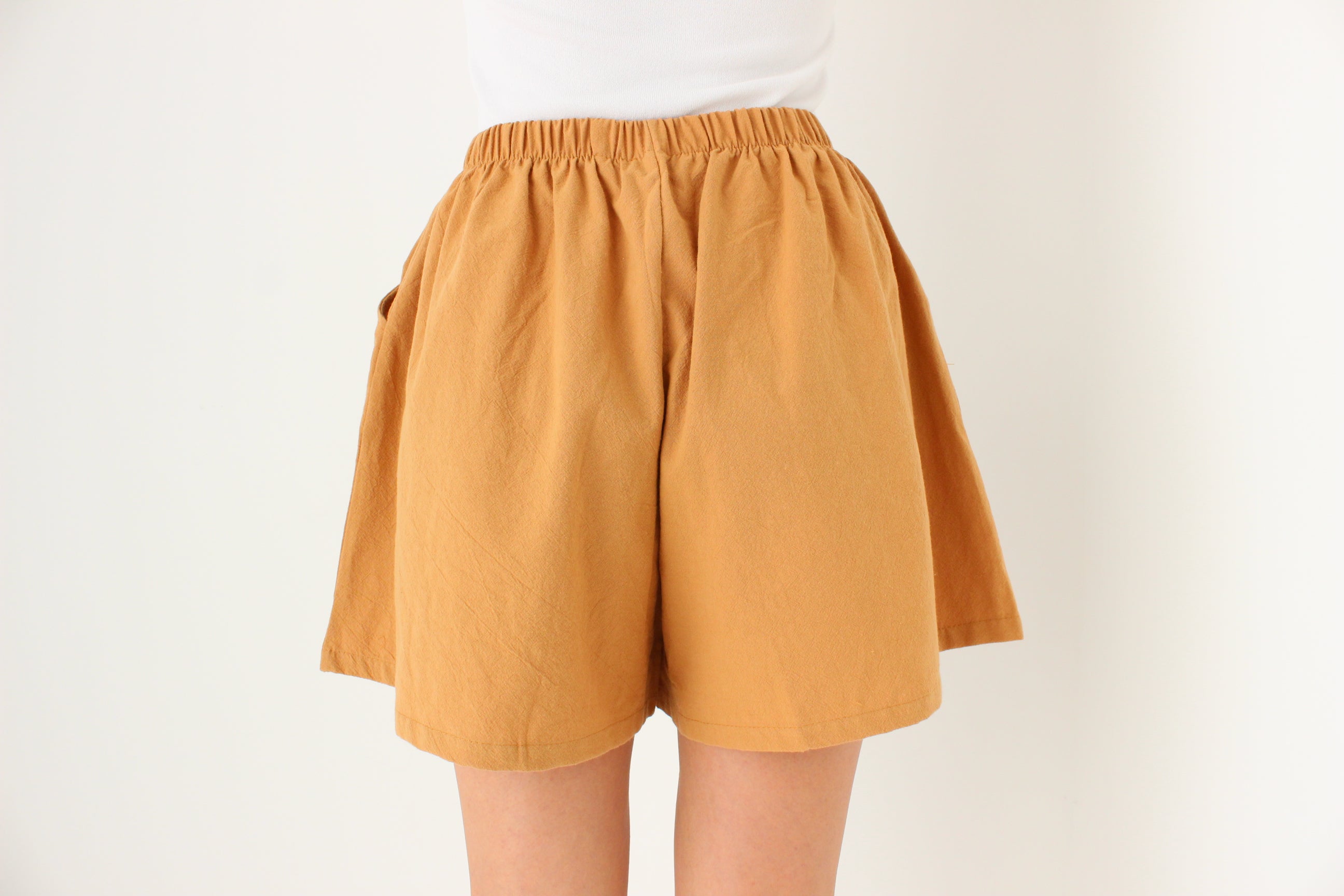 The Famous Shorts - Cotton / Linen Blend Stretch Waist Flared Leg Shorts - In Marigold