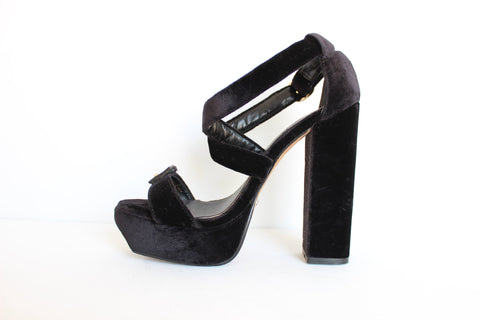 00s Does 70s Sky High Velvet Platforms [Euro 39]