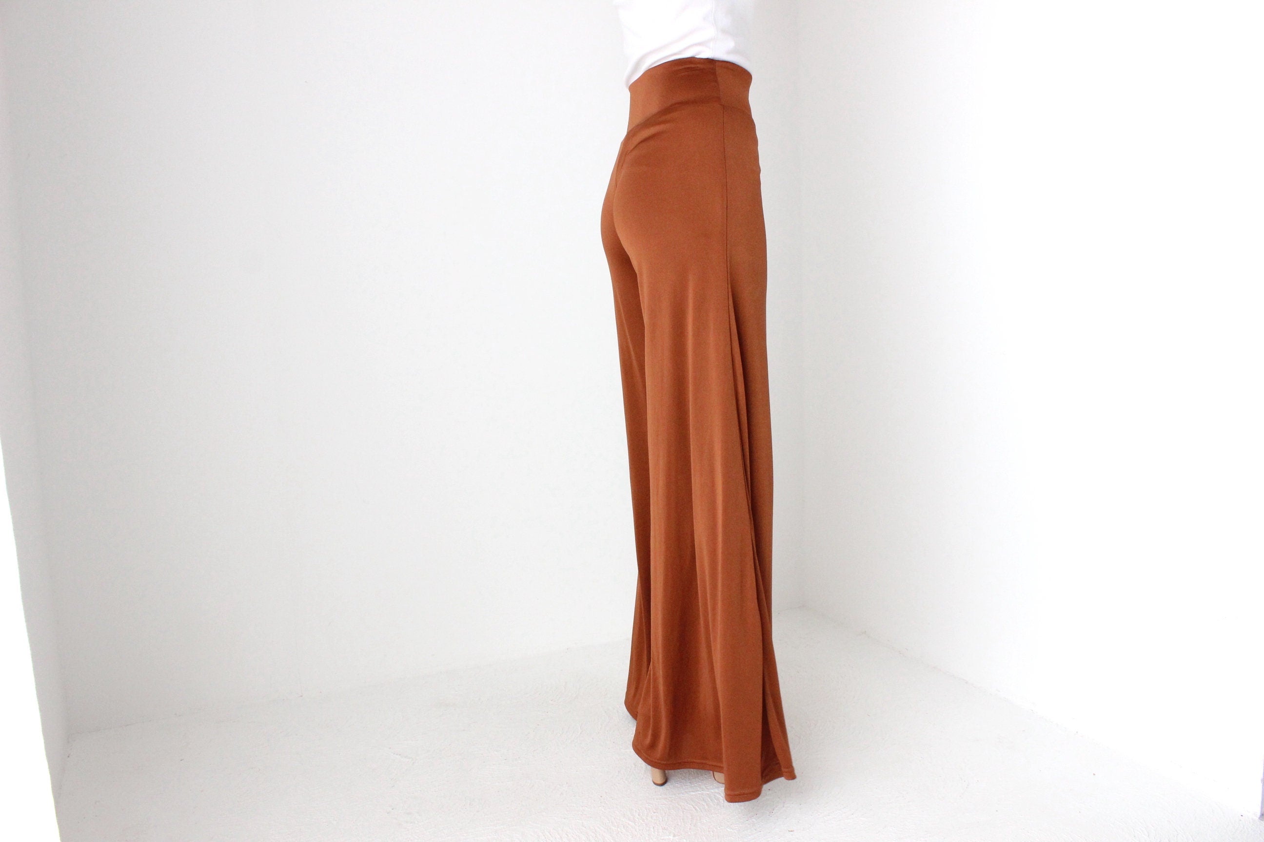 00s does 70s Slinky Wide Leg Bell Bottoms