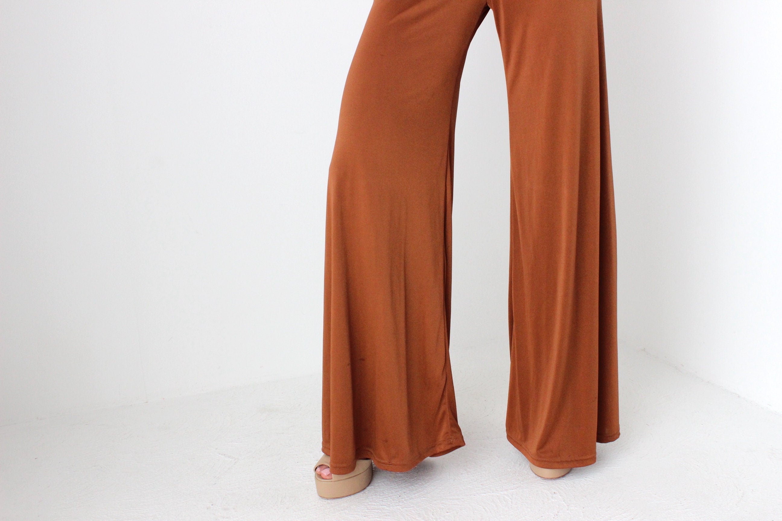 00s does 70s Slinky Wide Leg Bell Bottoms