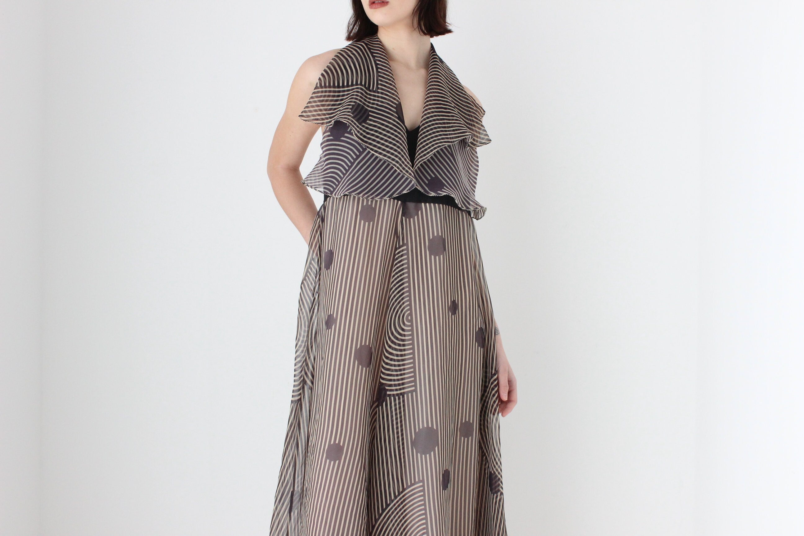Stunning 70s Trippy Optical Strobe Voluminous Halter Dress