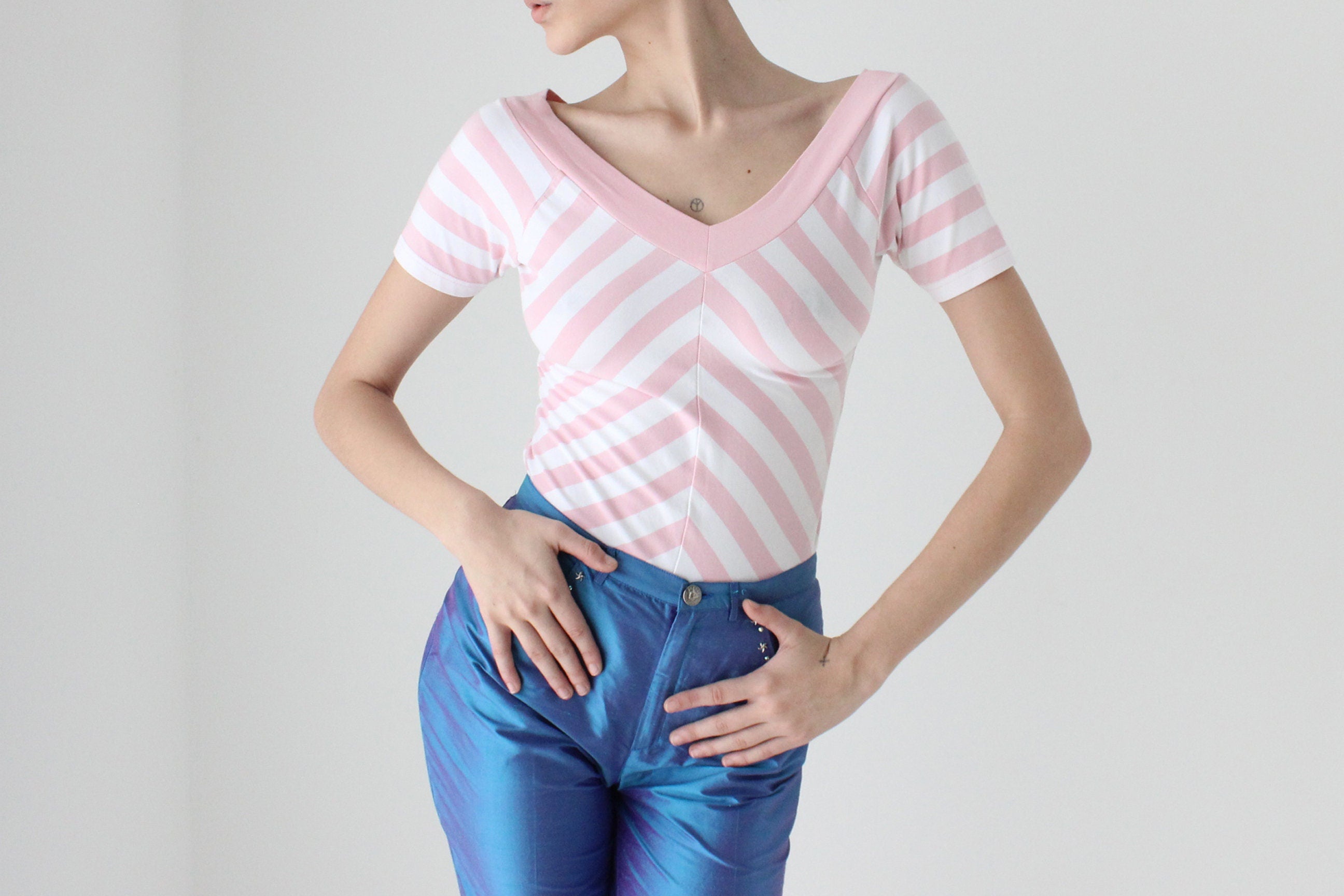 Y2K Pastel Stripe Stretch Fitted V Tee