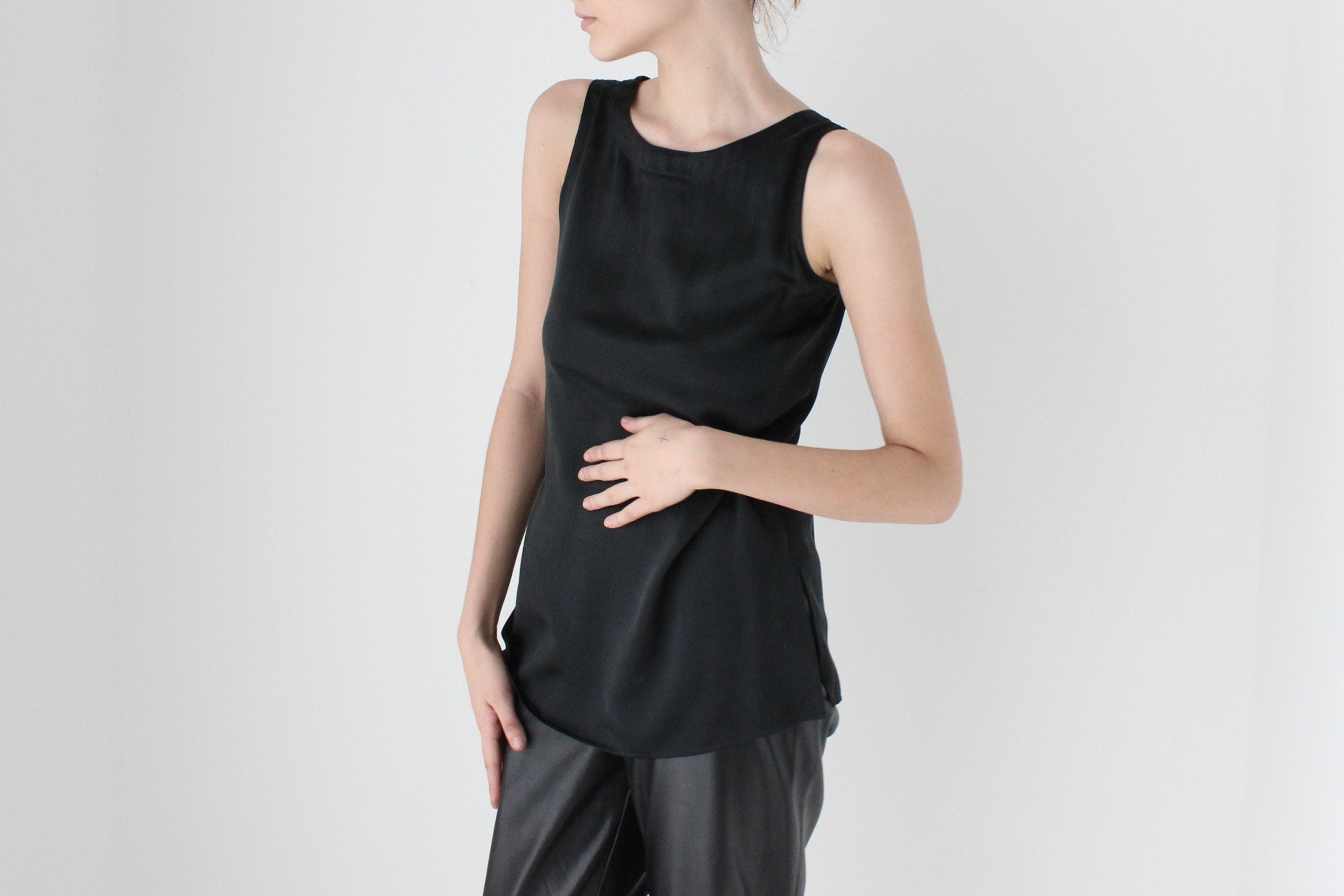 90s Pure Silk Sleeveless Tank Top in Black