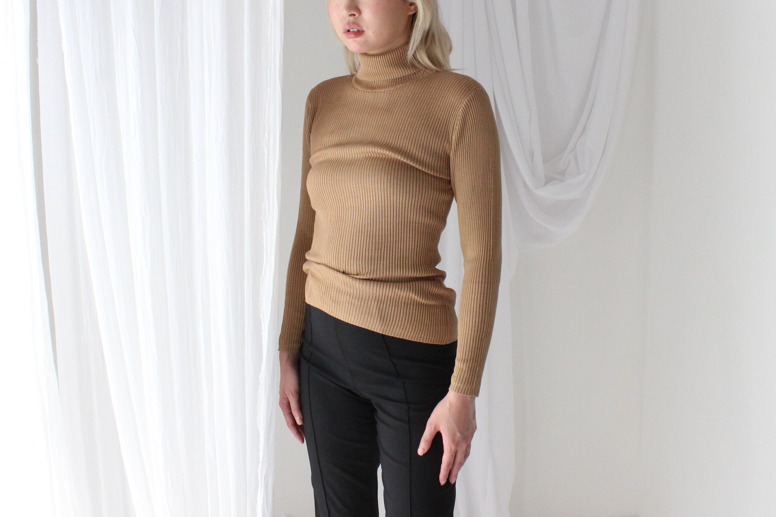 90s Luxury Pure Silk Knit Neutral Turtle Neck Sweater