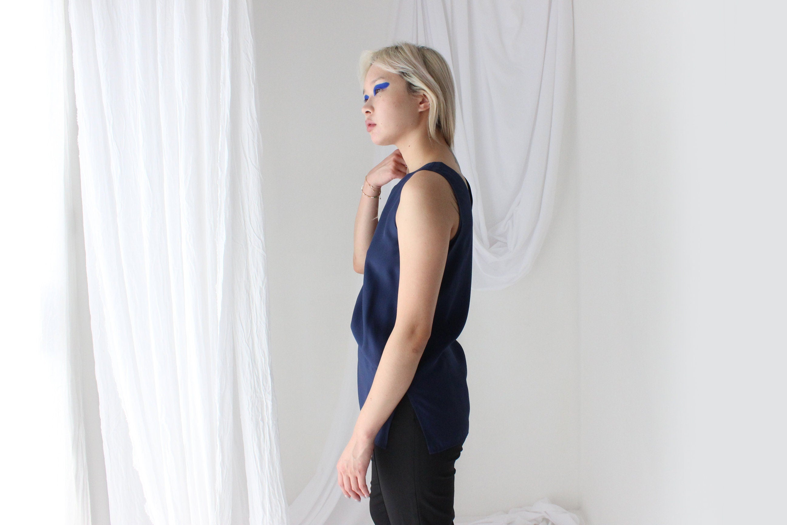 90s Pure Silk Sleeveless Tank Top in Navy Satin