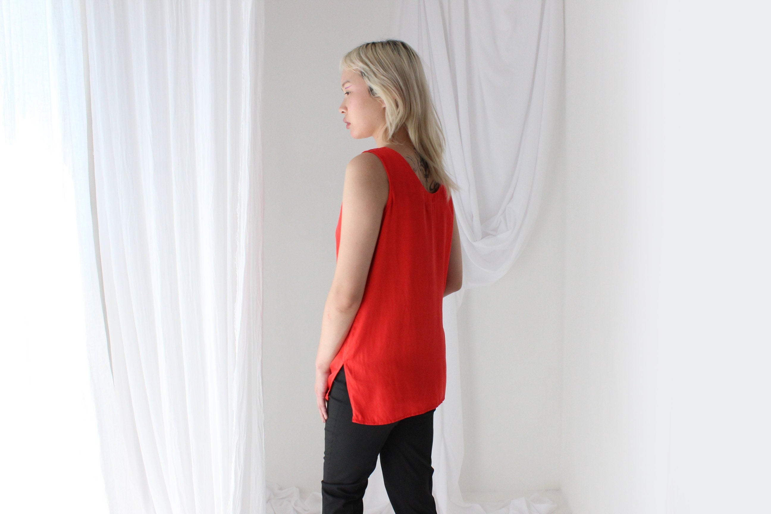 90s Pure Silk Sleeveless Tank Top in Red