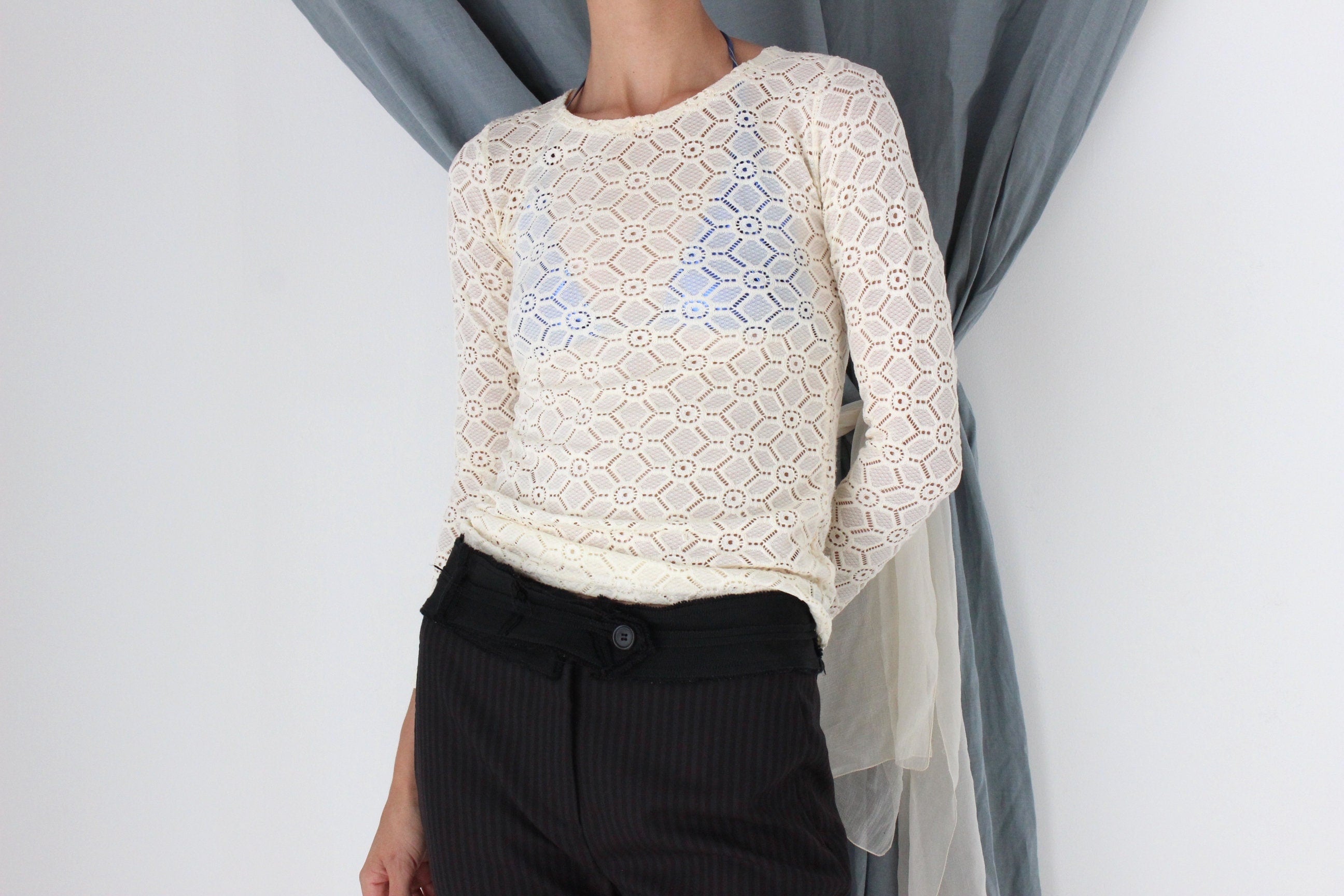 MADE IN ITALY 2000s Crochet / Lace Long Sleeve Top