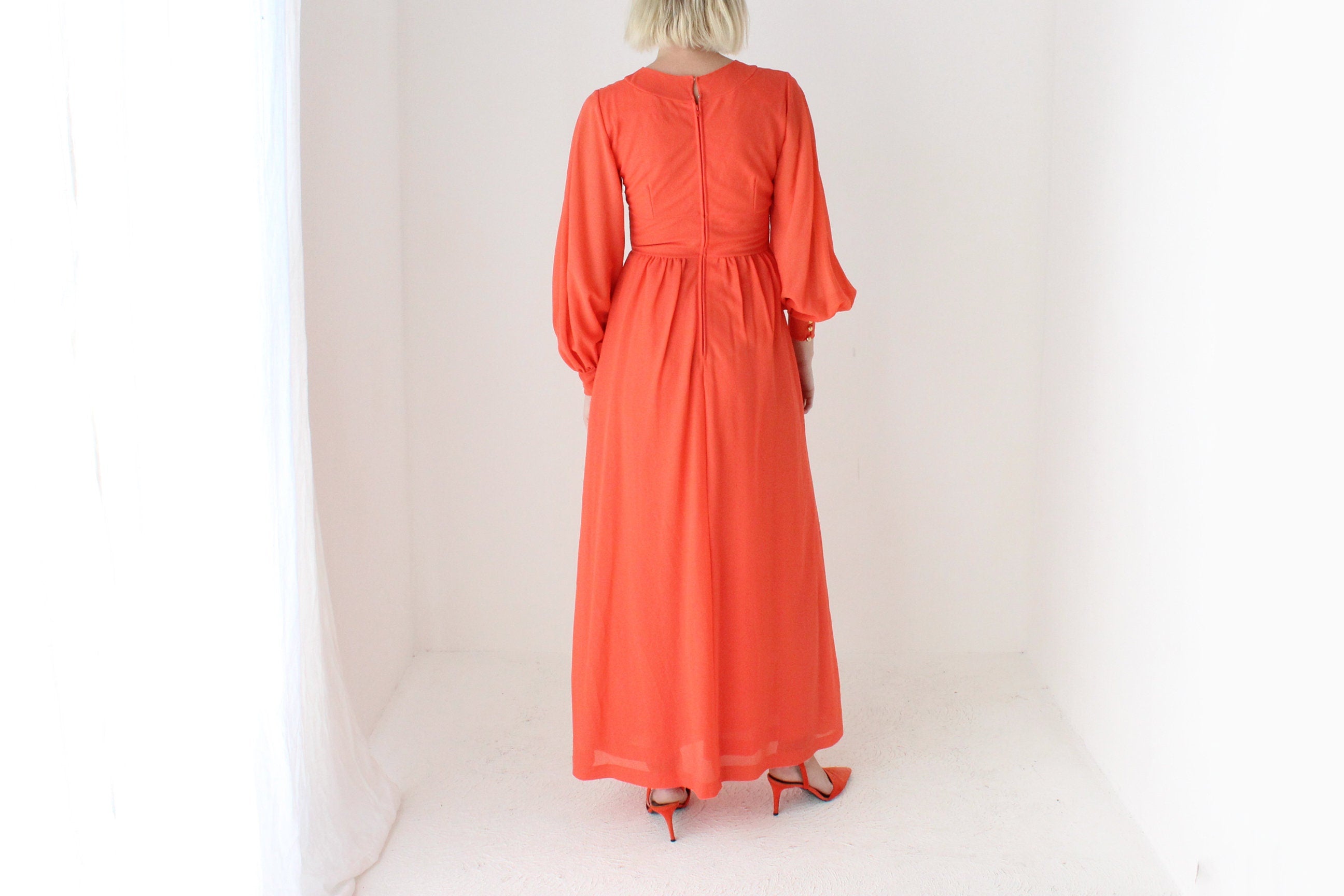 Divine 70s Nylon Crepe Balloon Sleeve Coral Gow