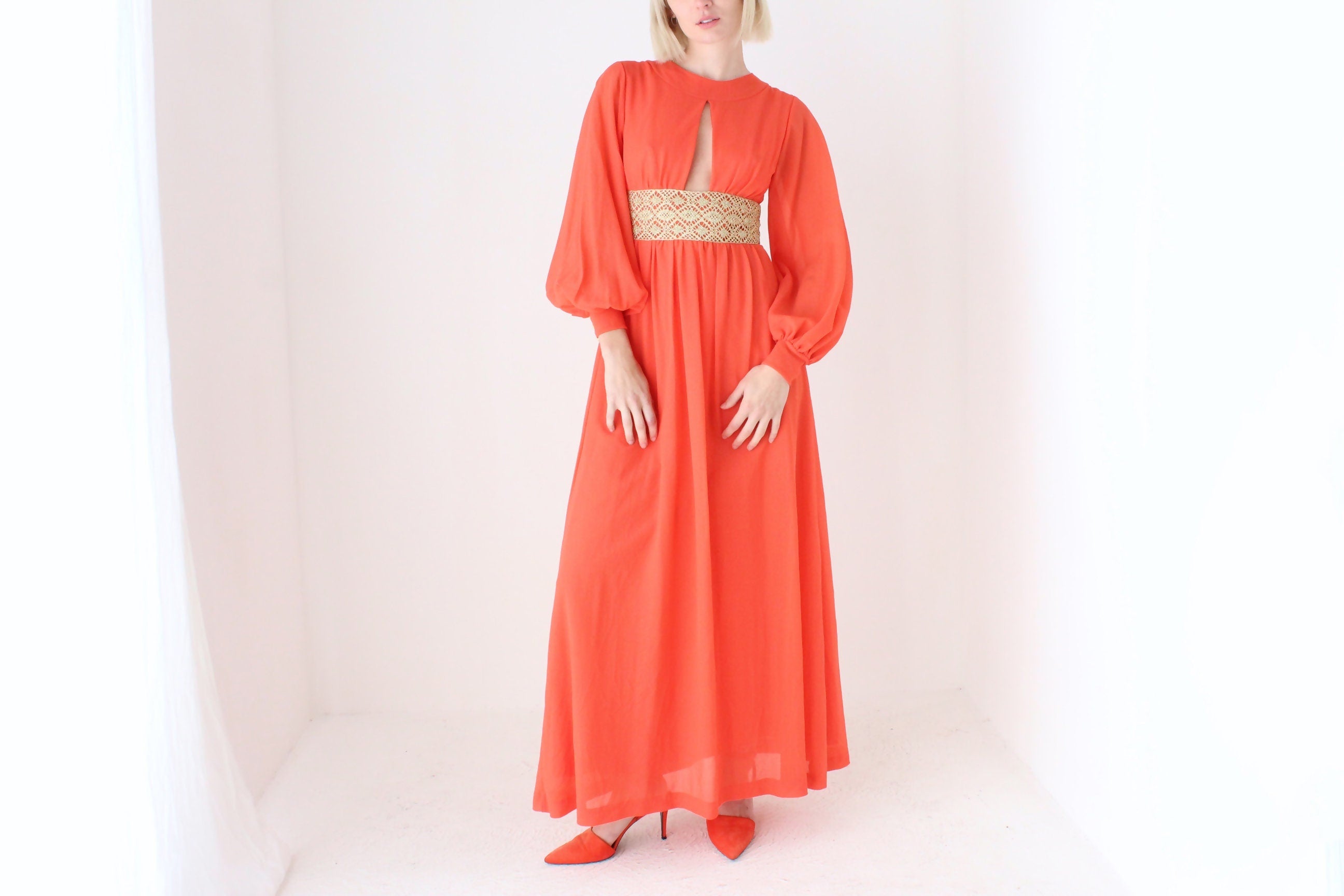 Divine 70s Nylon Crepe Balloon Sleeve Coral Gow