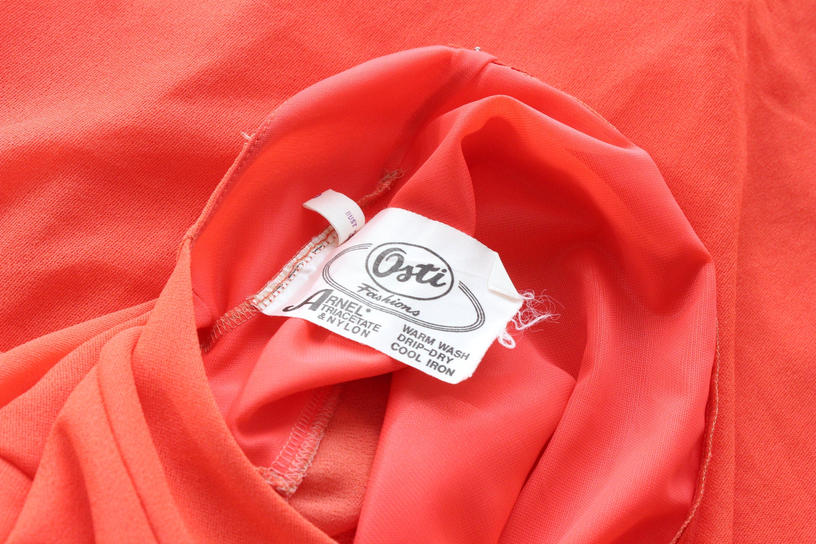 Divine 70s Nylon Crepe Balloon Sleeve Coral Gow