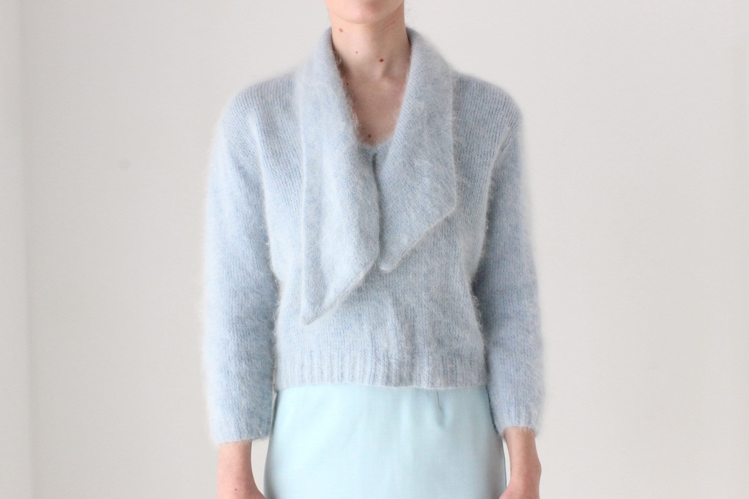 BALLETCORE Divine 80s Soft Angora Cropped Sweater