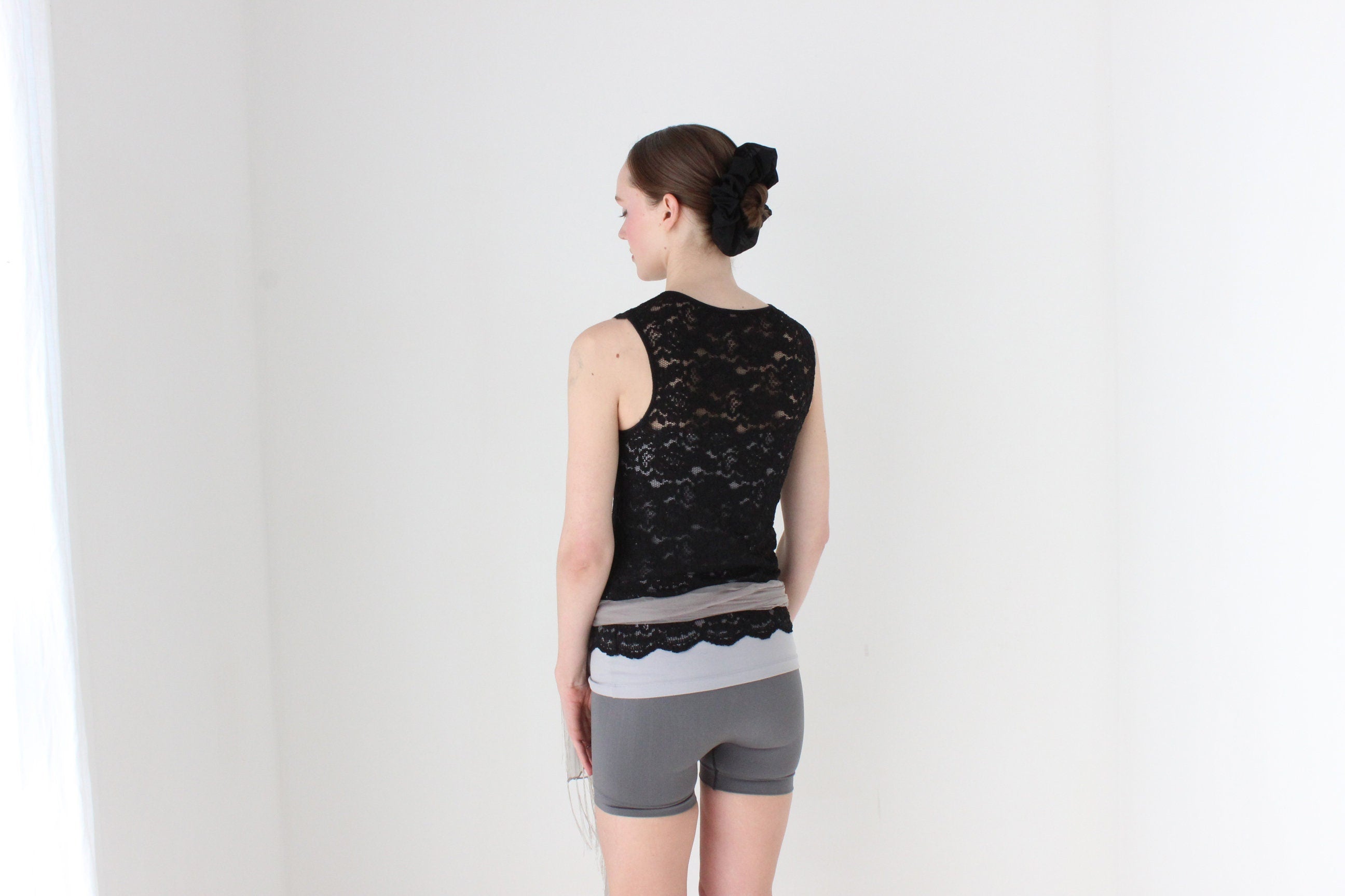 BALLETCORE 90s Black Lace Fitted Tank Top