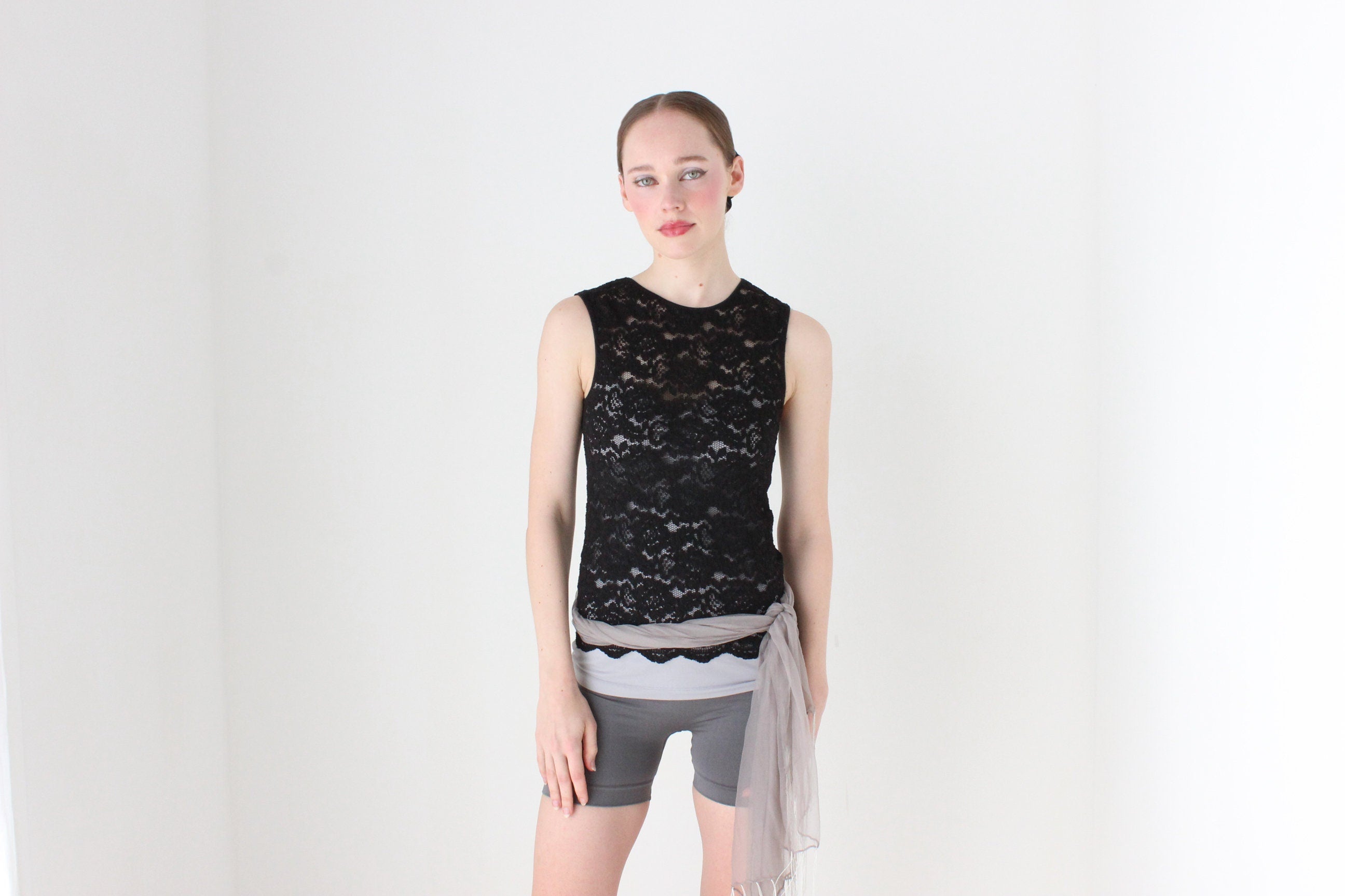 BALLETCORE 90s Black Lace Fitted Tank Top