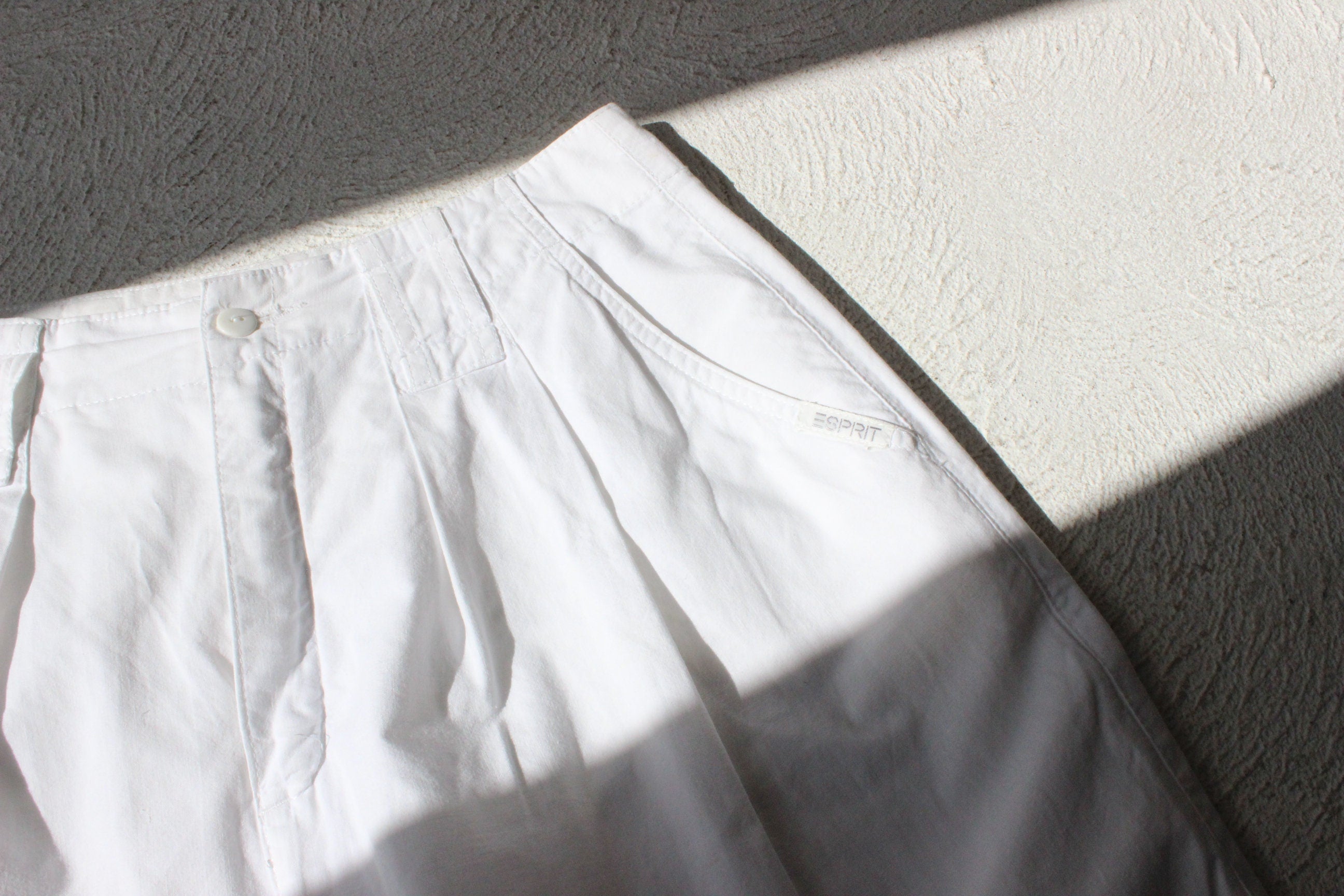 90s Esprit White Cotton Longer Length "Mom" Shorts