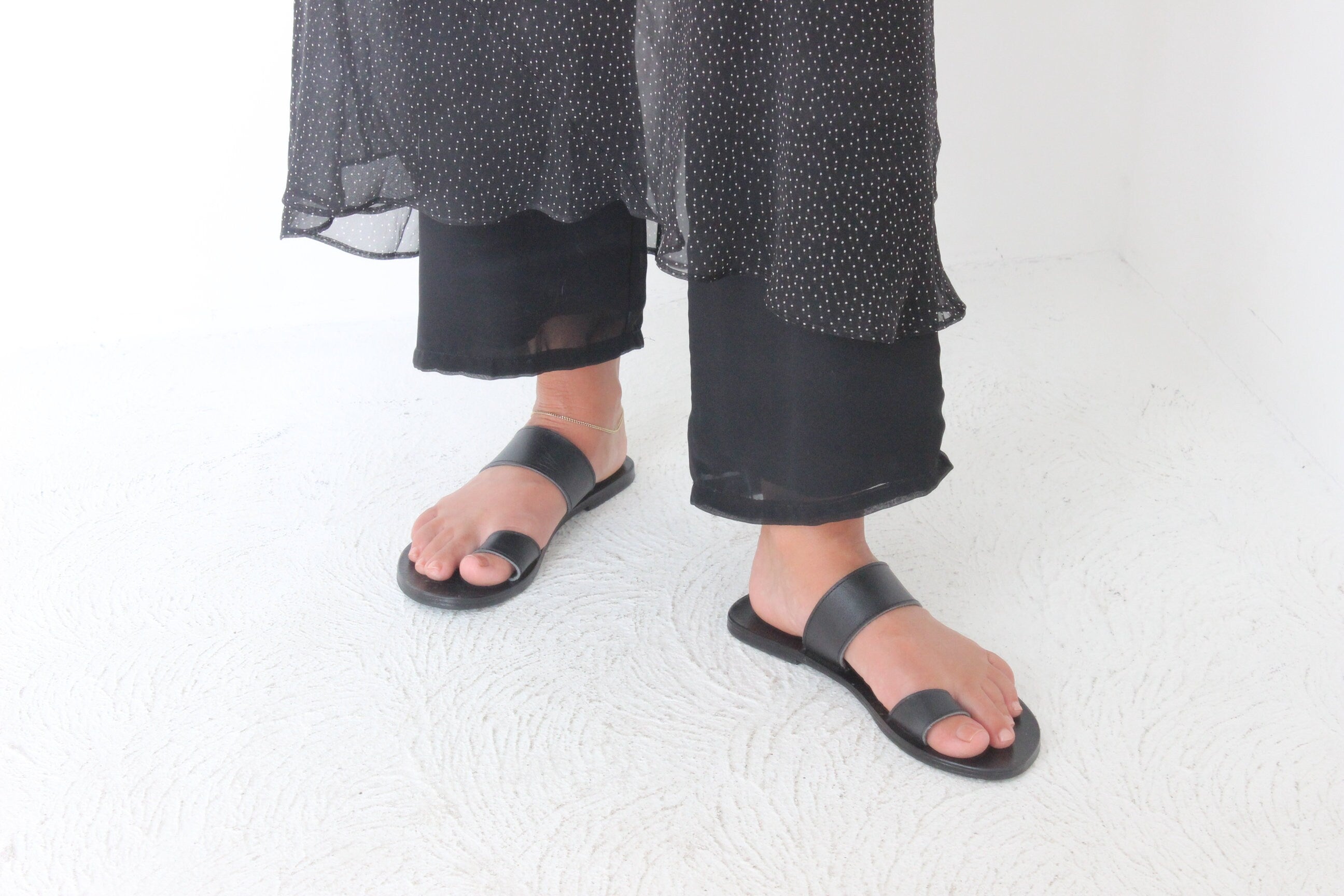 Custom Made Indonesian Minimal Black Leather Sandals ~ Euro 40
