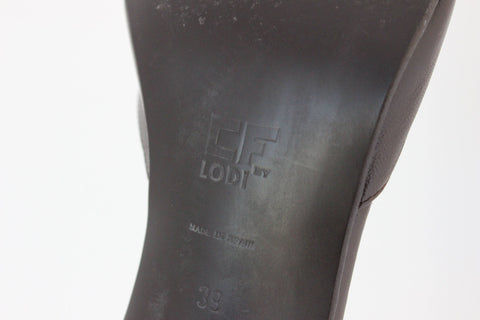 Vintage Spanish Y2K Chocolate Leather Pointed Toe Heels ~ Euro 39