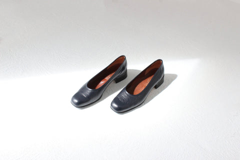 90s Italian Leather Navy Blue Low Ballet Pumps ~ Euro 40.5