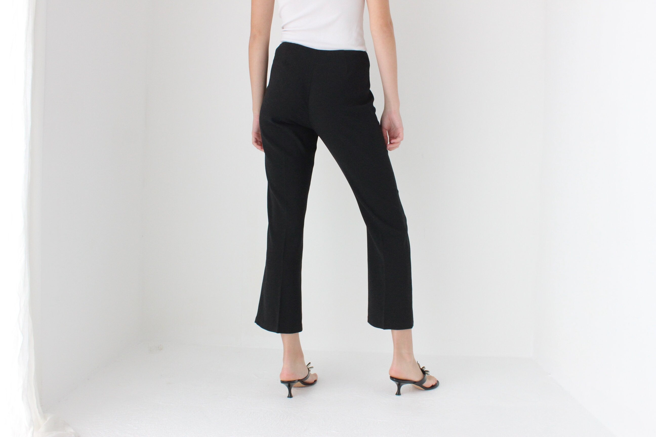 90s Beautifully Fitted Cropped Crepe Trousers