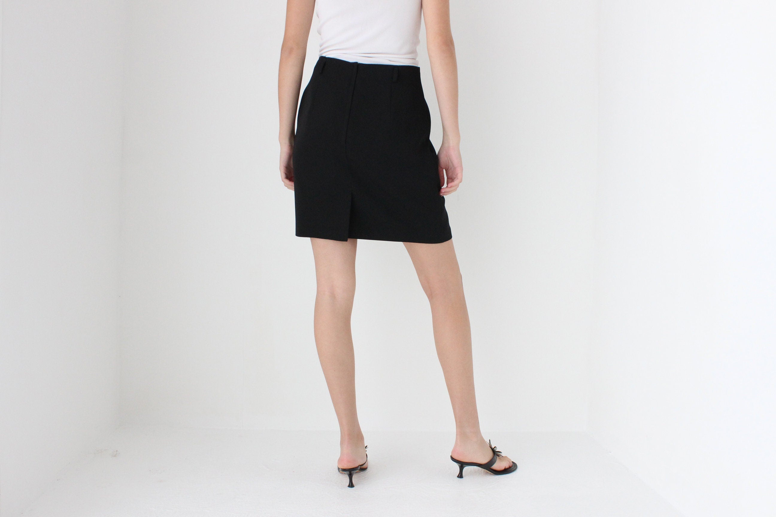 90s Minimal Crepe Mini Skirt