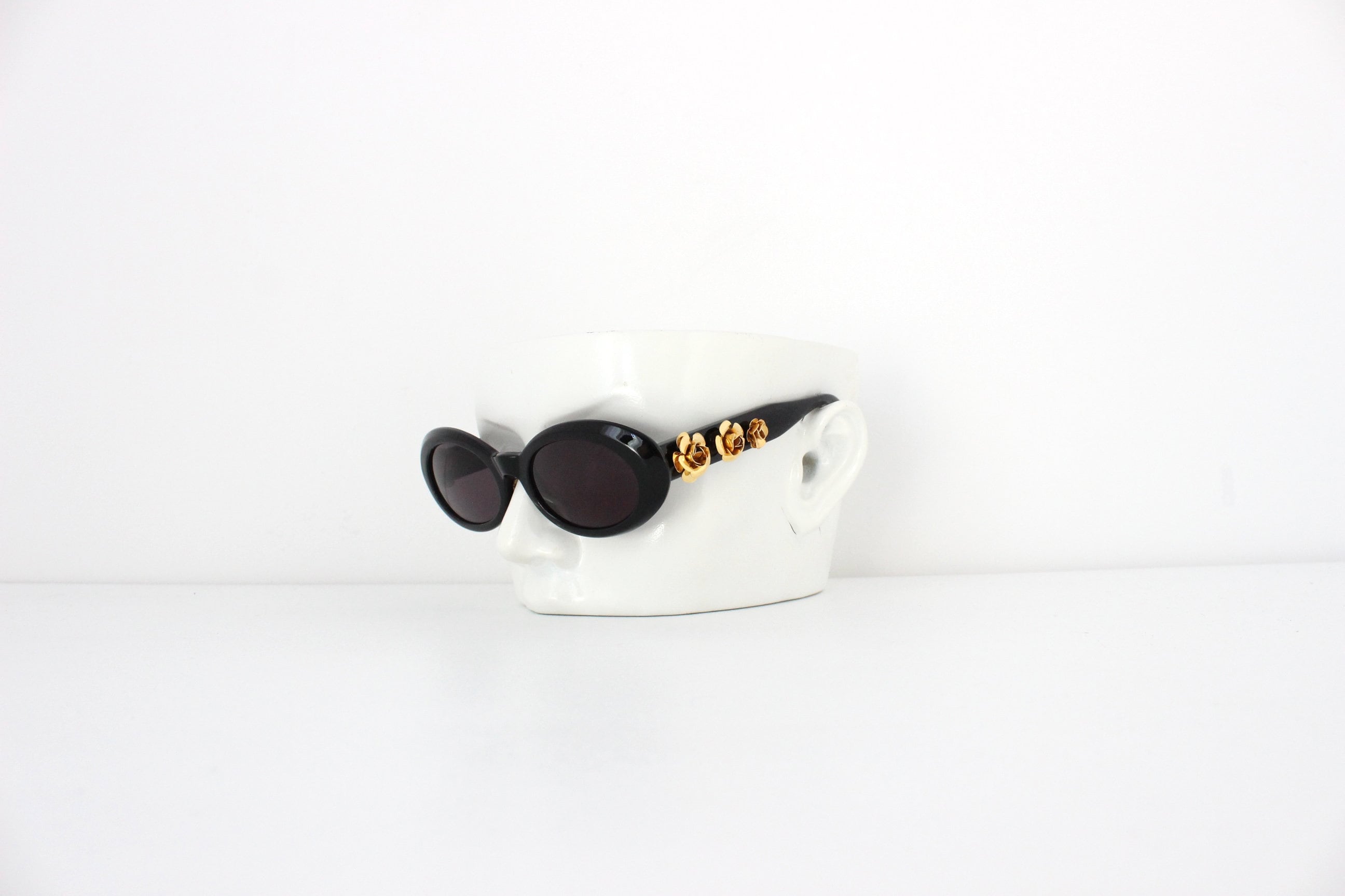 Collectible 80s GIANNI VERSACE Oval EyeSunglasses w/ Gold Roses