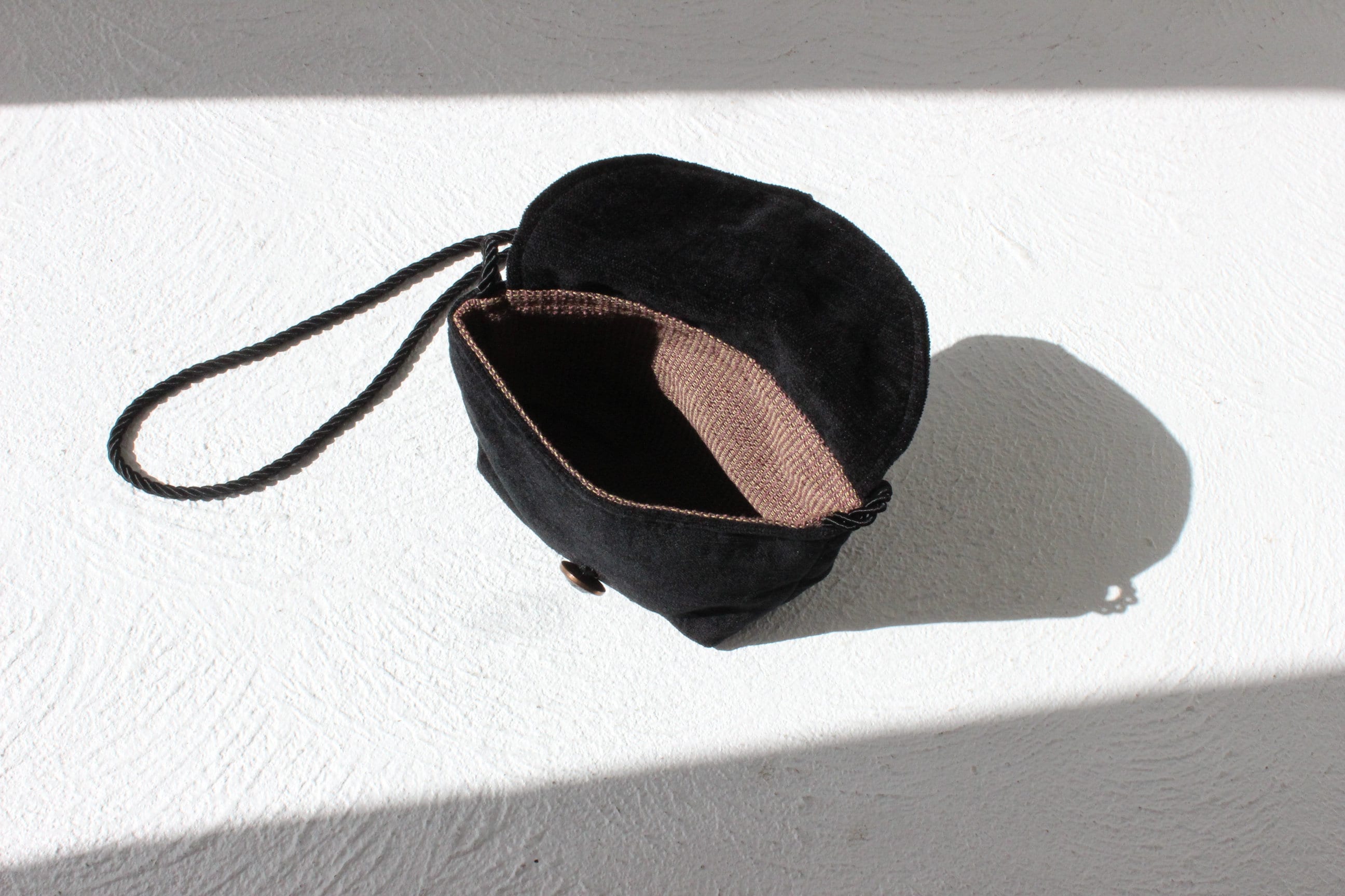 90s Soft Textured Minimal Small Cross Body Handbag