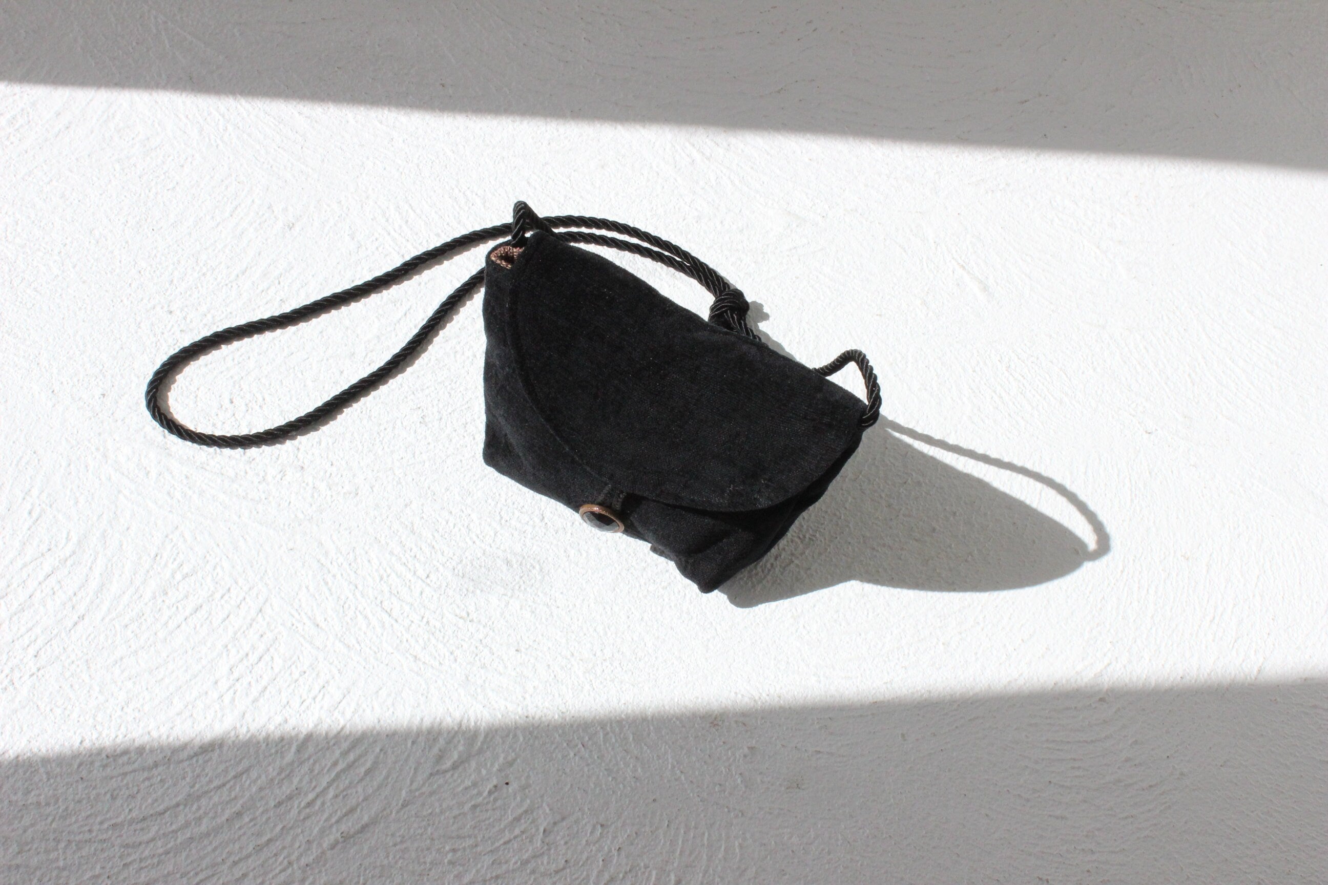 90s Soft Textured Minimal Small Cross Body Handbag